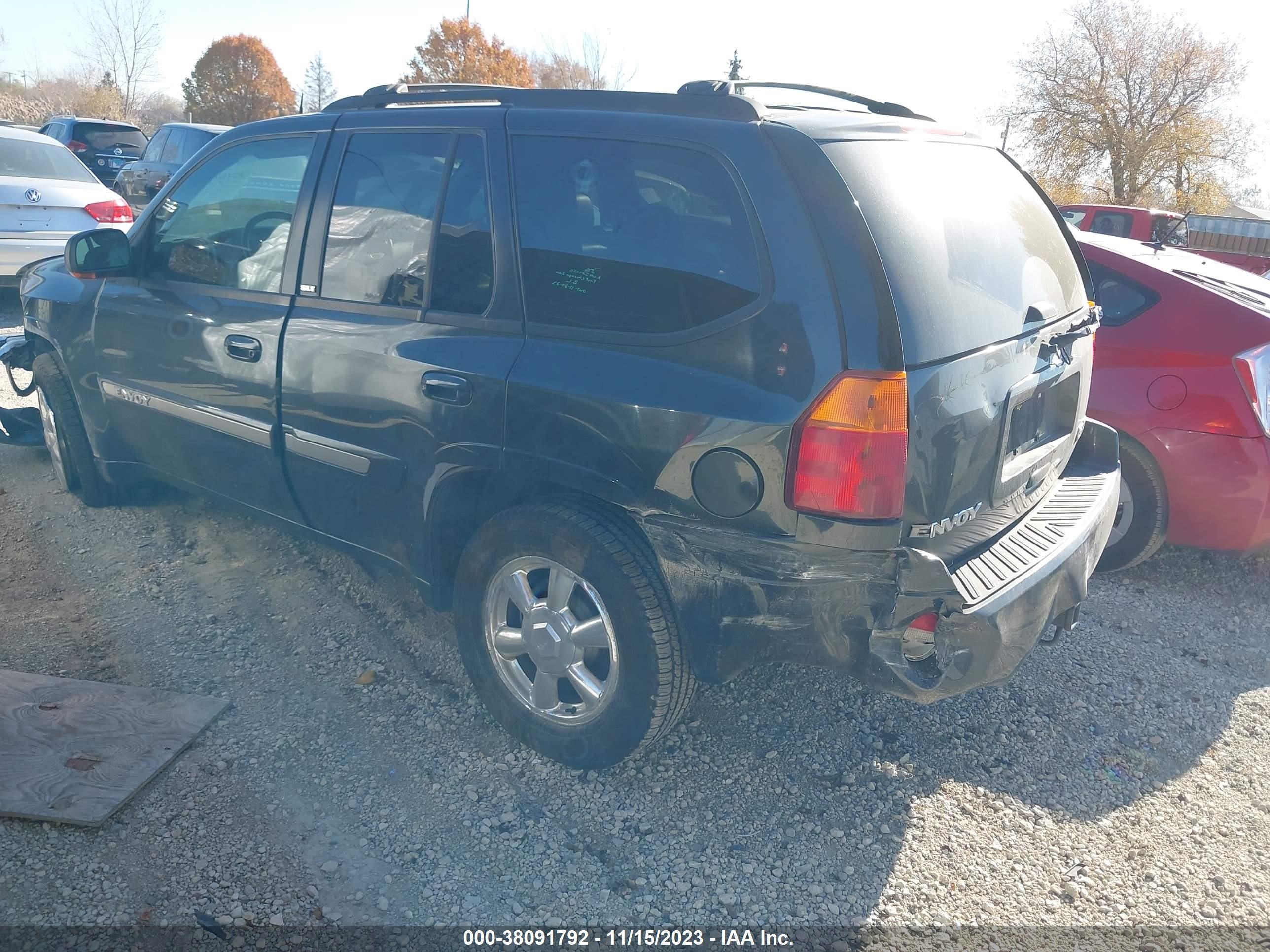 Photo 2 VIN: 1GKDT13S442118093 - GMC ENVOY 