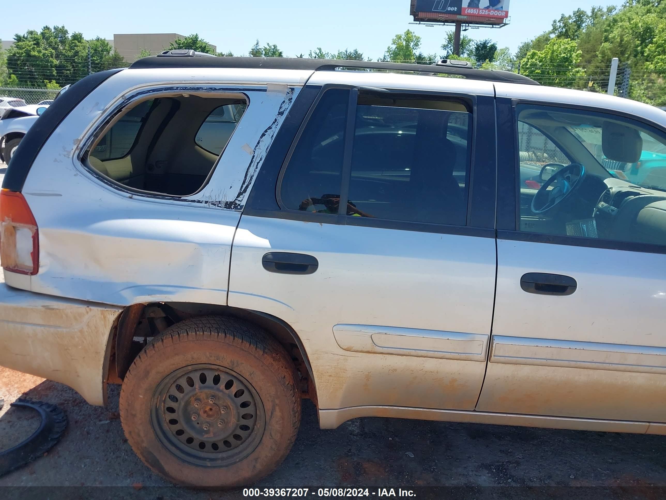 Photo 5 VIN: 1GKDT13S452339596 - GMC ENVOY 