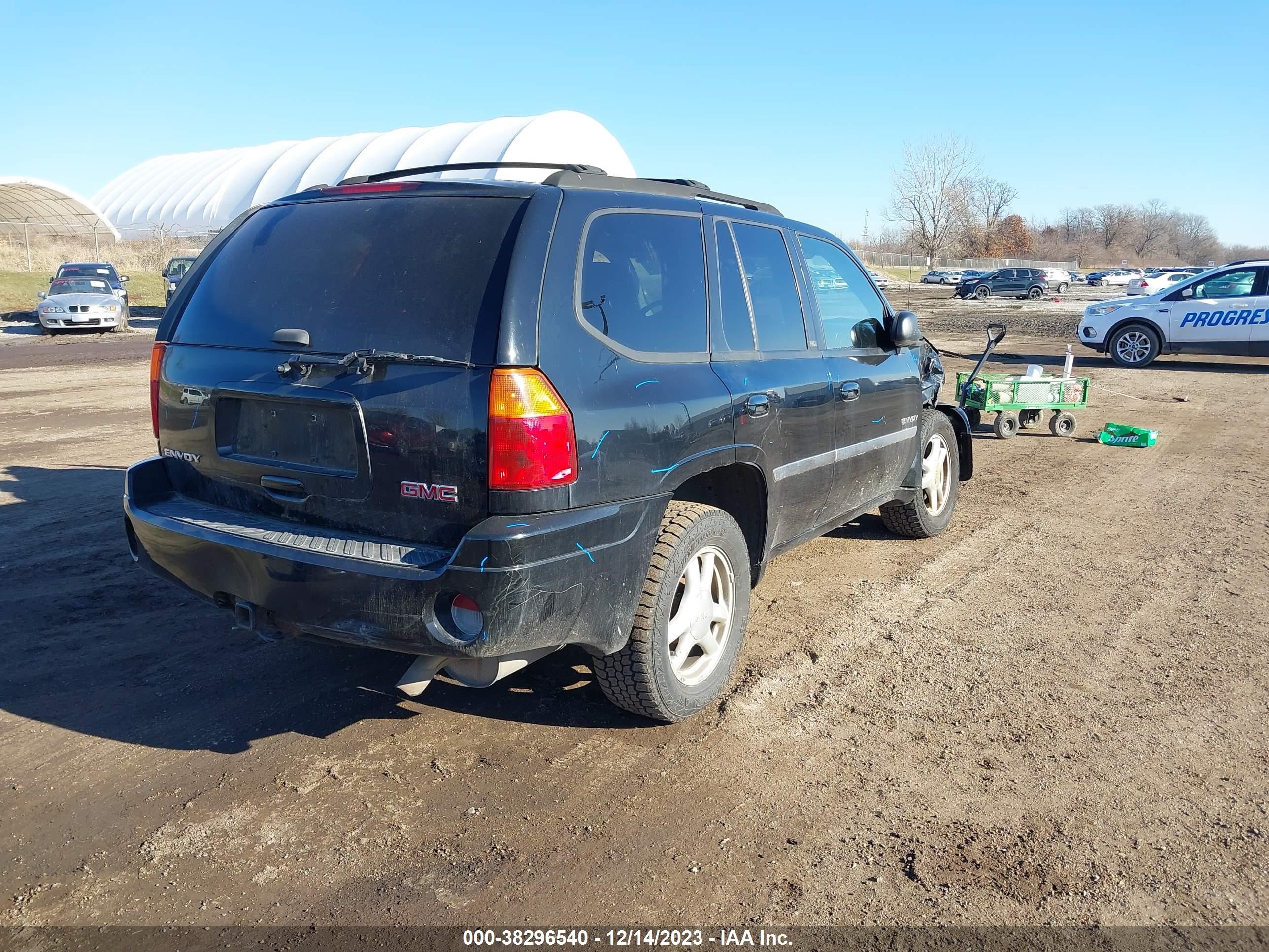 Photo 3 VIN: 1GKDT13S462362118 - GMC ENVOY 