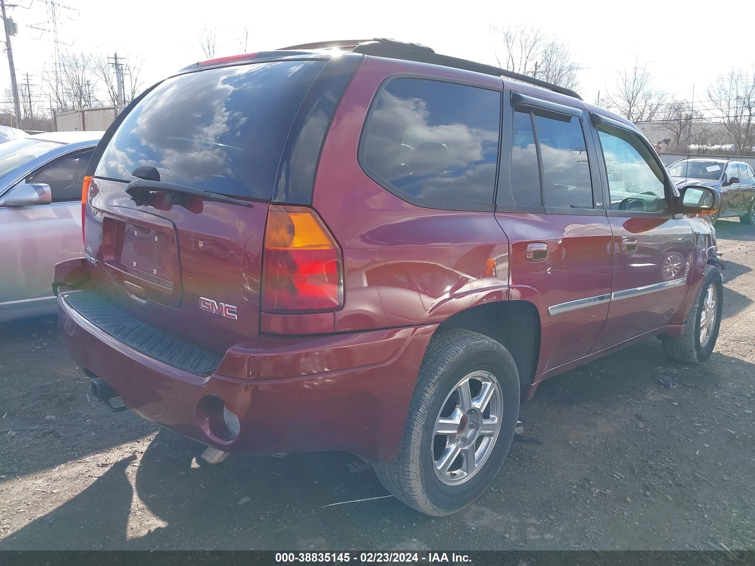 Photo 3 VIN: 1GKDT13S472164995 - GMC ENVOY 