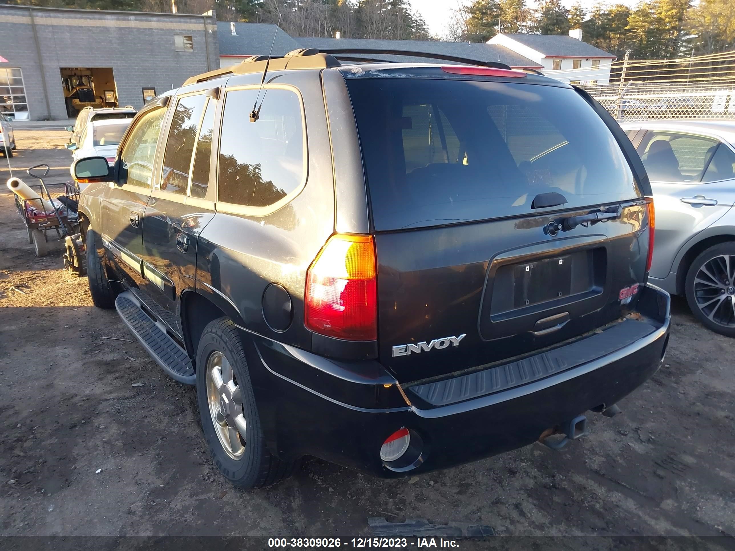 Photo 2 VIN: 1GKDT13S522470161 - GMC ENVOY 