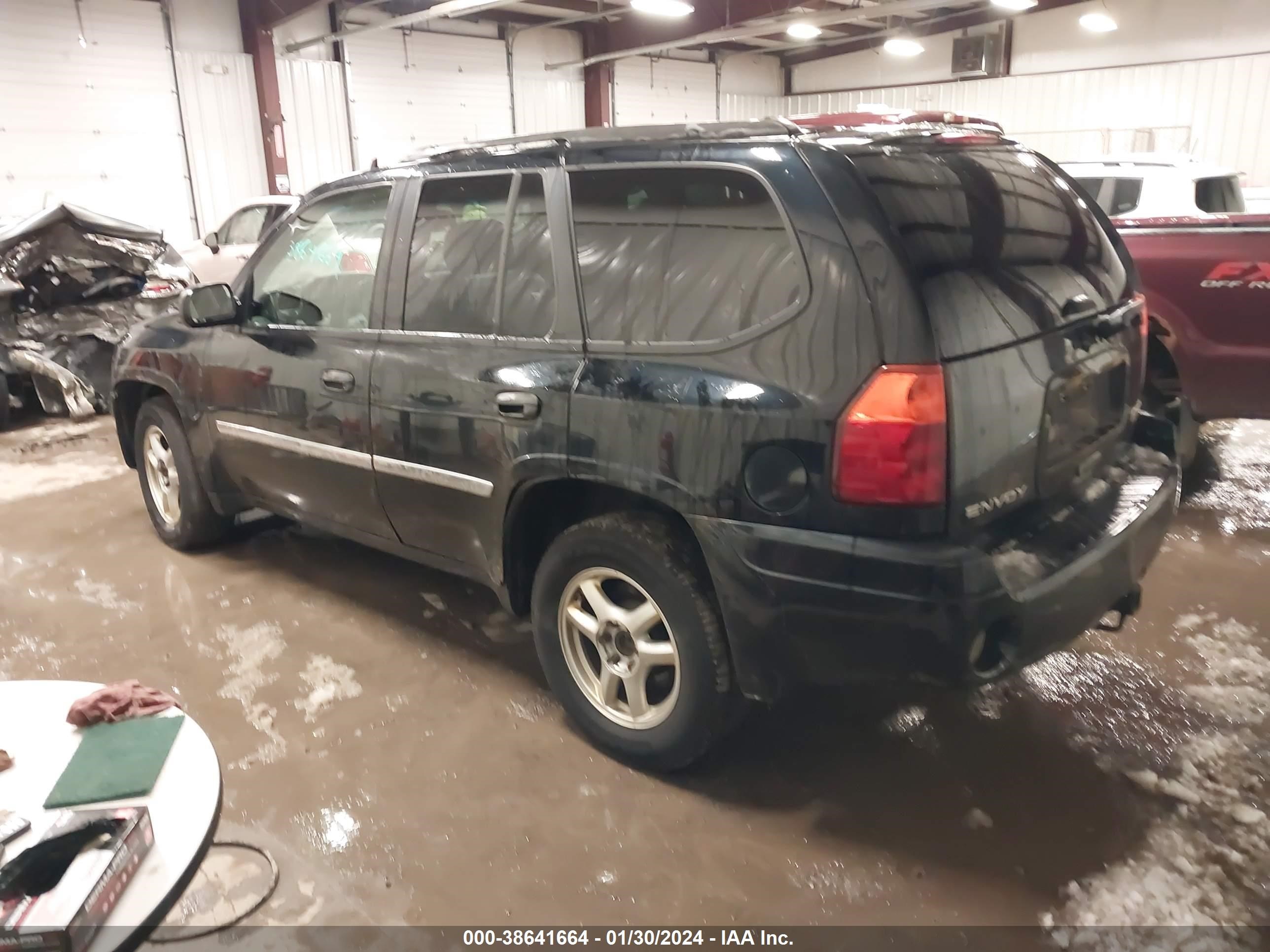 Photo 2 VIN: 1GKDT13S572303712 - GMC ENVOY 