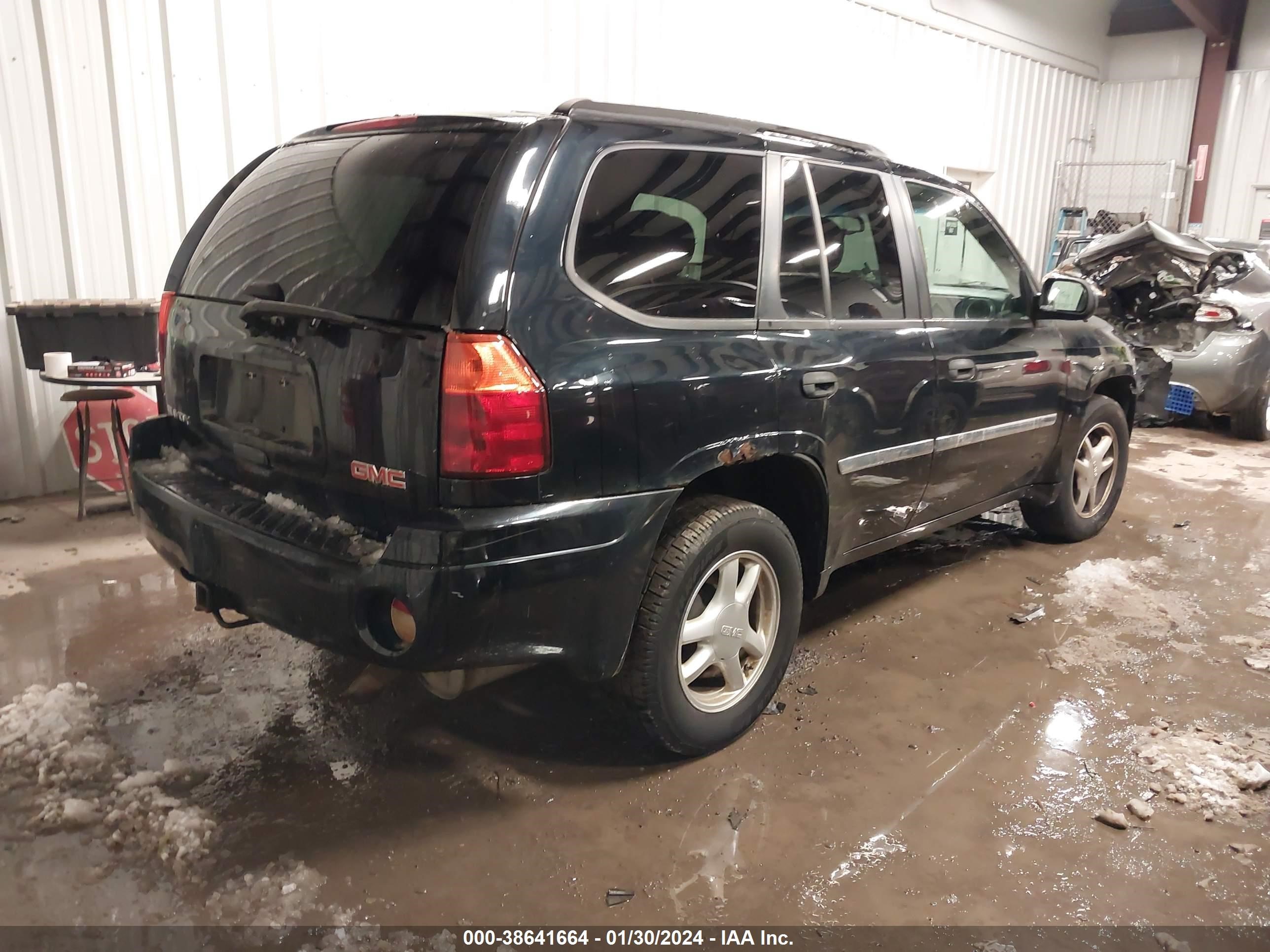 Photo 3 VIN: 1GKDT13S572303712 - GMC ENVOY 