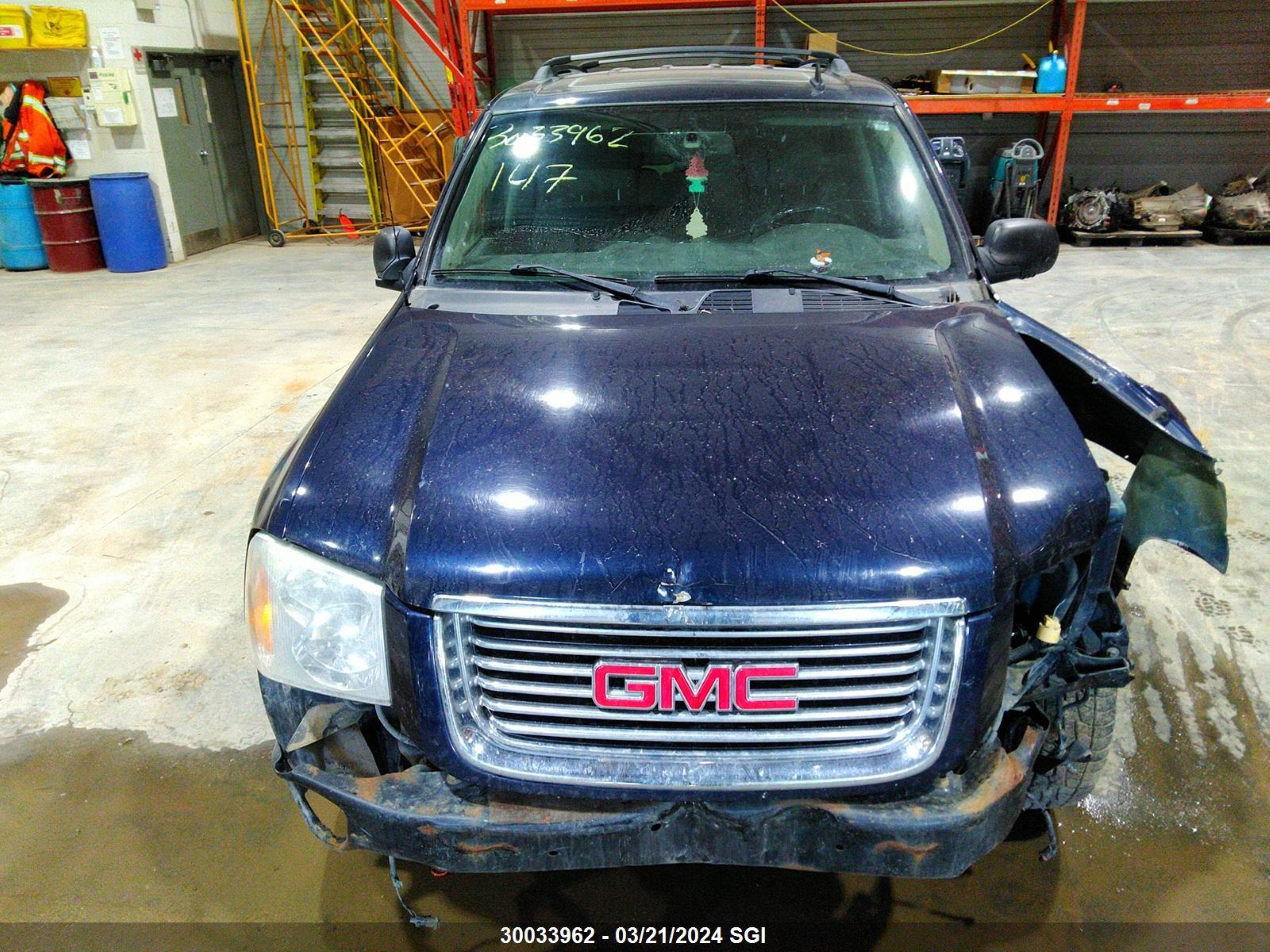 Photo 11 VIN: 1GKDT13S582183296 - GMC ENVOY 