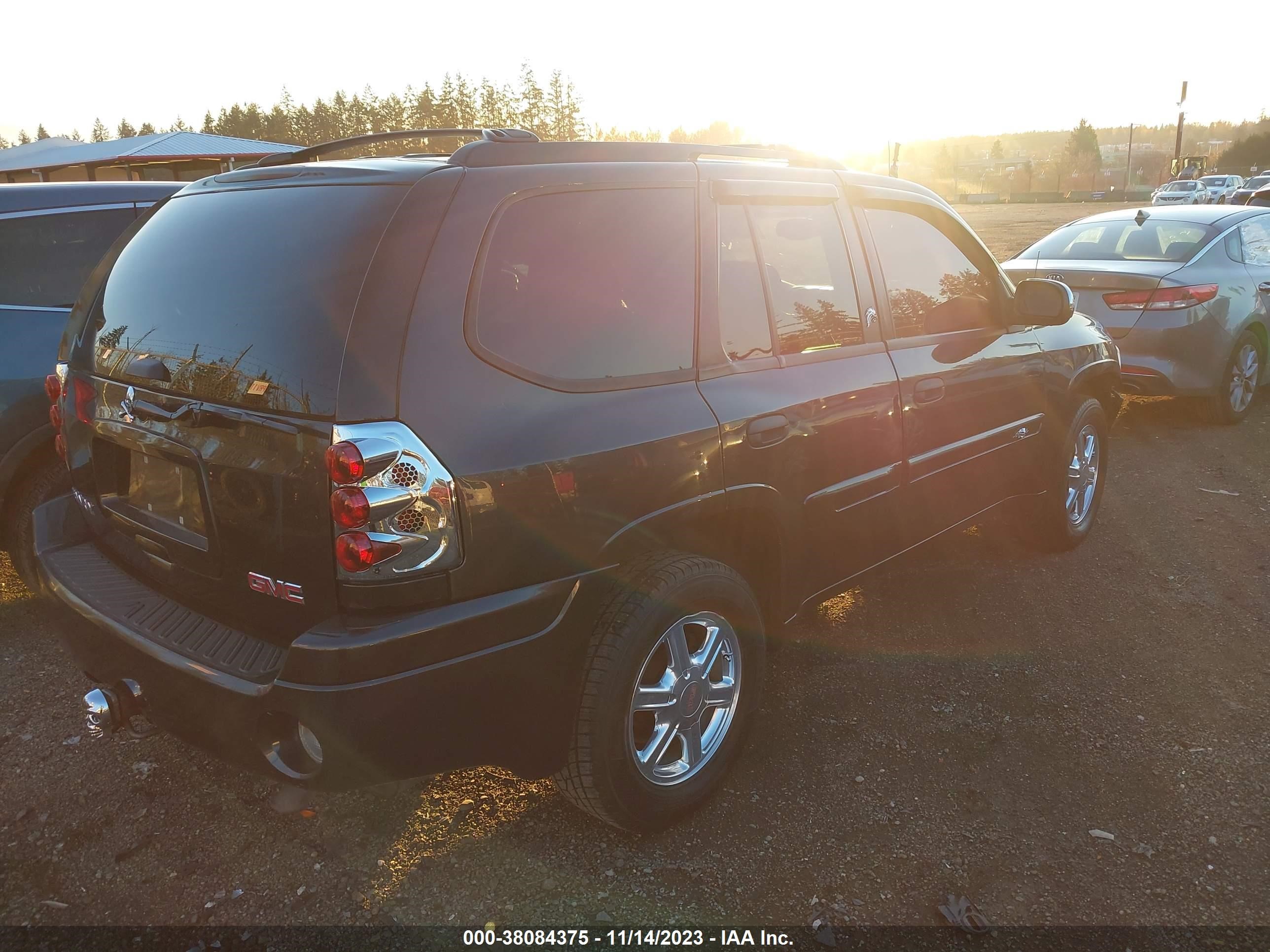 Photo 3 VIN: 1GKDT13S632326281 - GMC ENVOY 