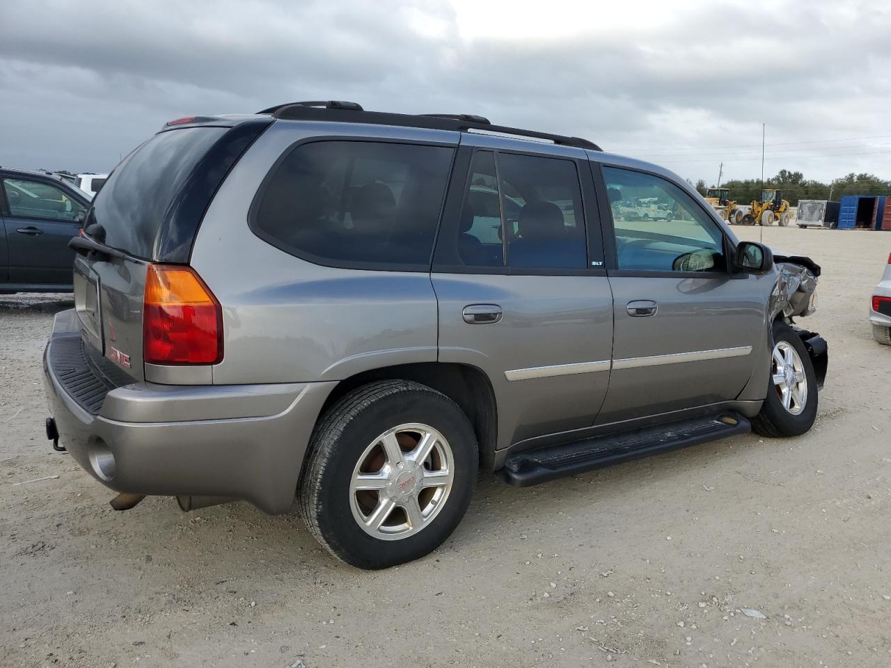 Photo 2 VIN: 1GKDT13S672180776 - GMC ENVOY 