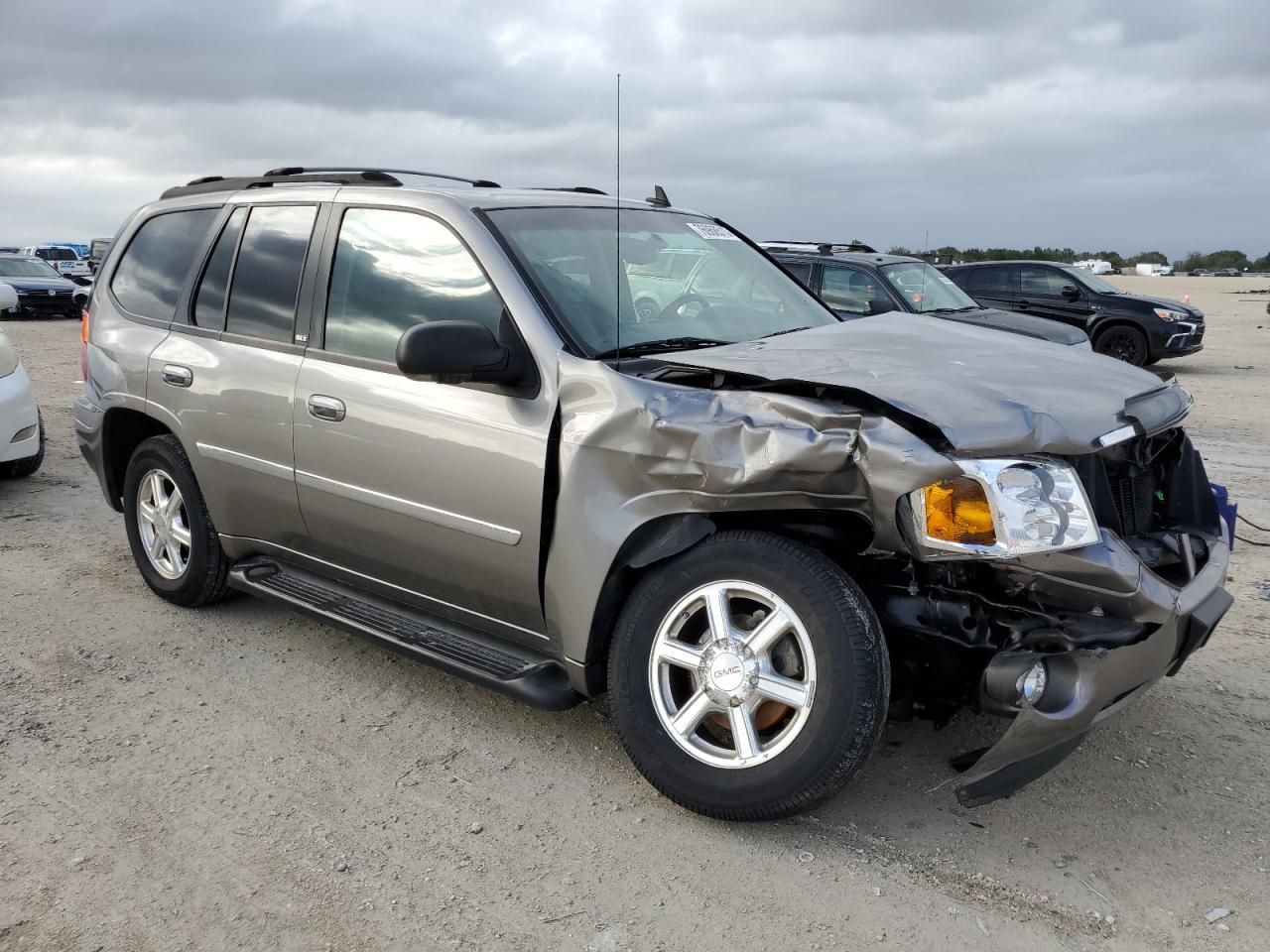 Photo 3 VIN: 1GKDT13S672180776 - GMC ENVOY 