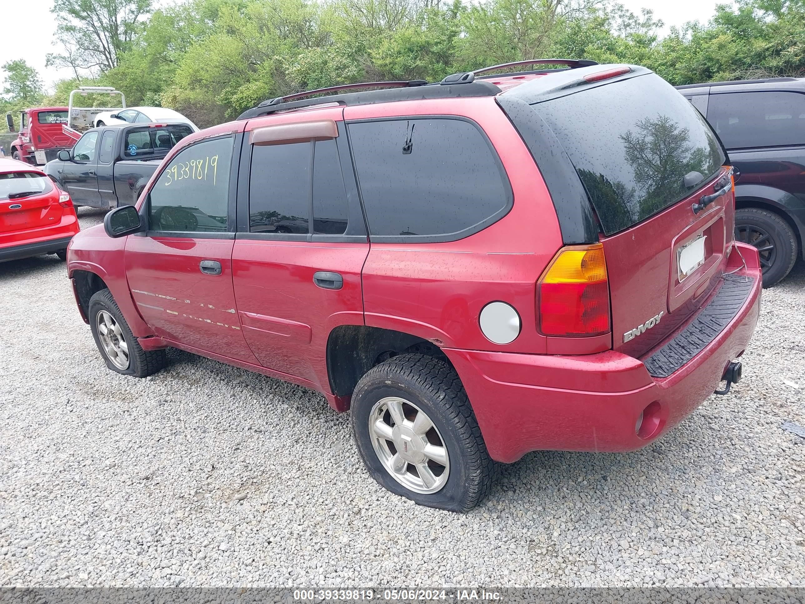 Photo 2 VIN: 1GKDT13S732108186 - GMC ENVOY 