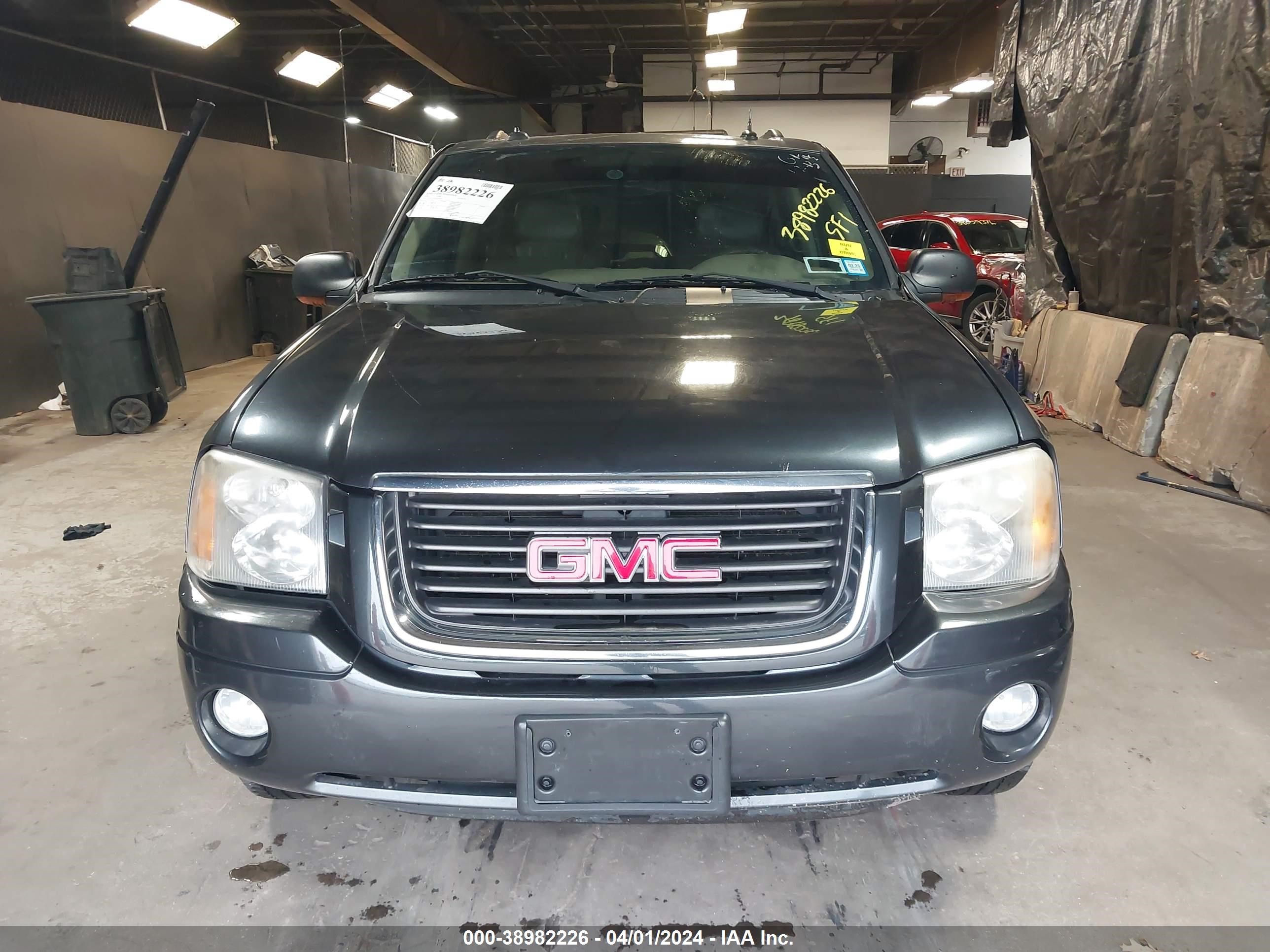 Photo 11 VIN: 1GKDT13S742142937 - GMC ENVOY 