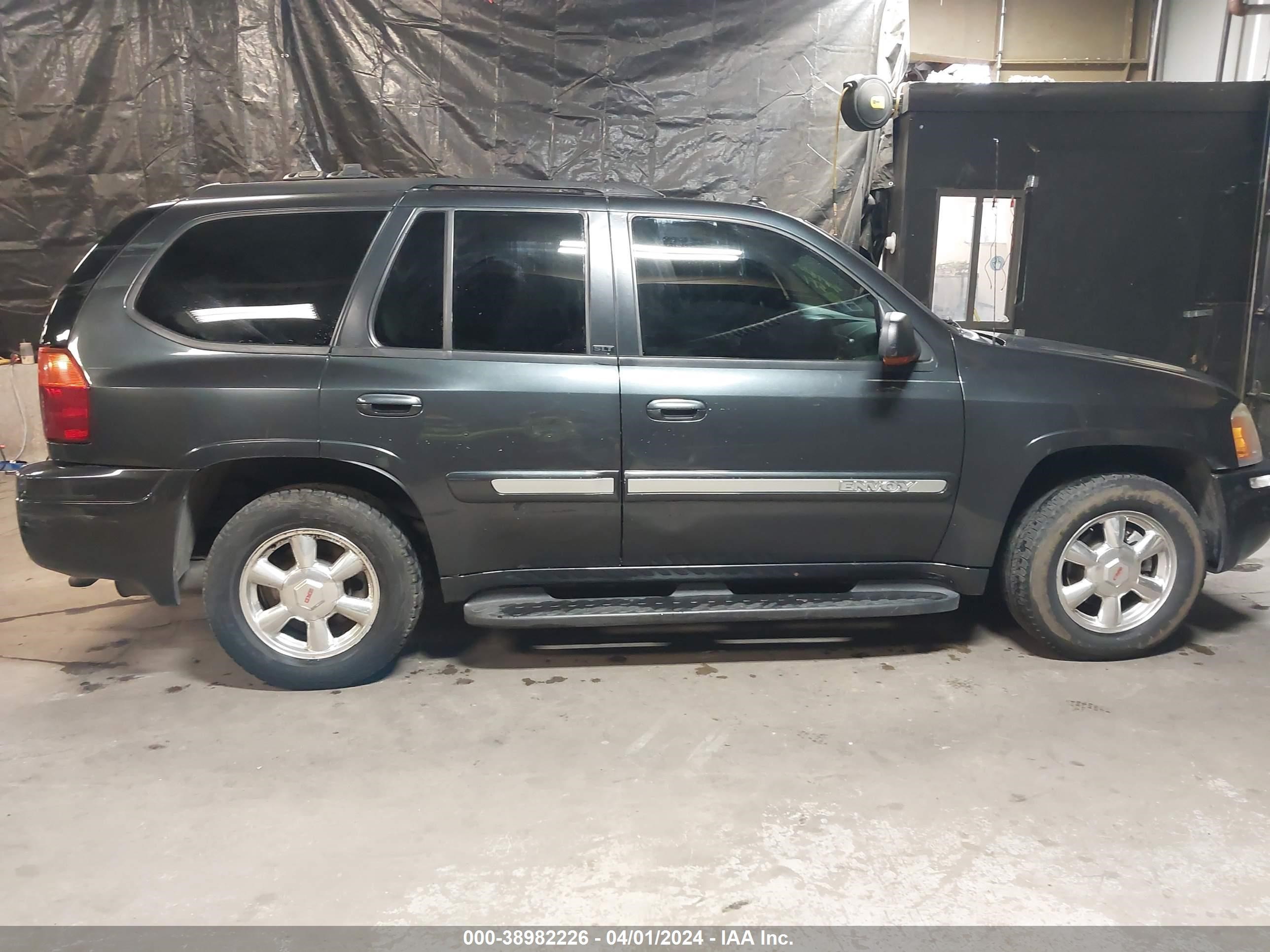 Photo 12 VIN: 1GKDT13S742142937 - GMC ENVOY 