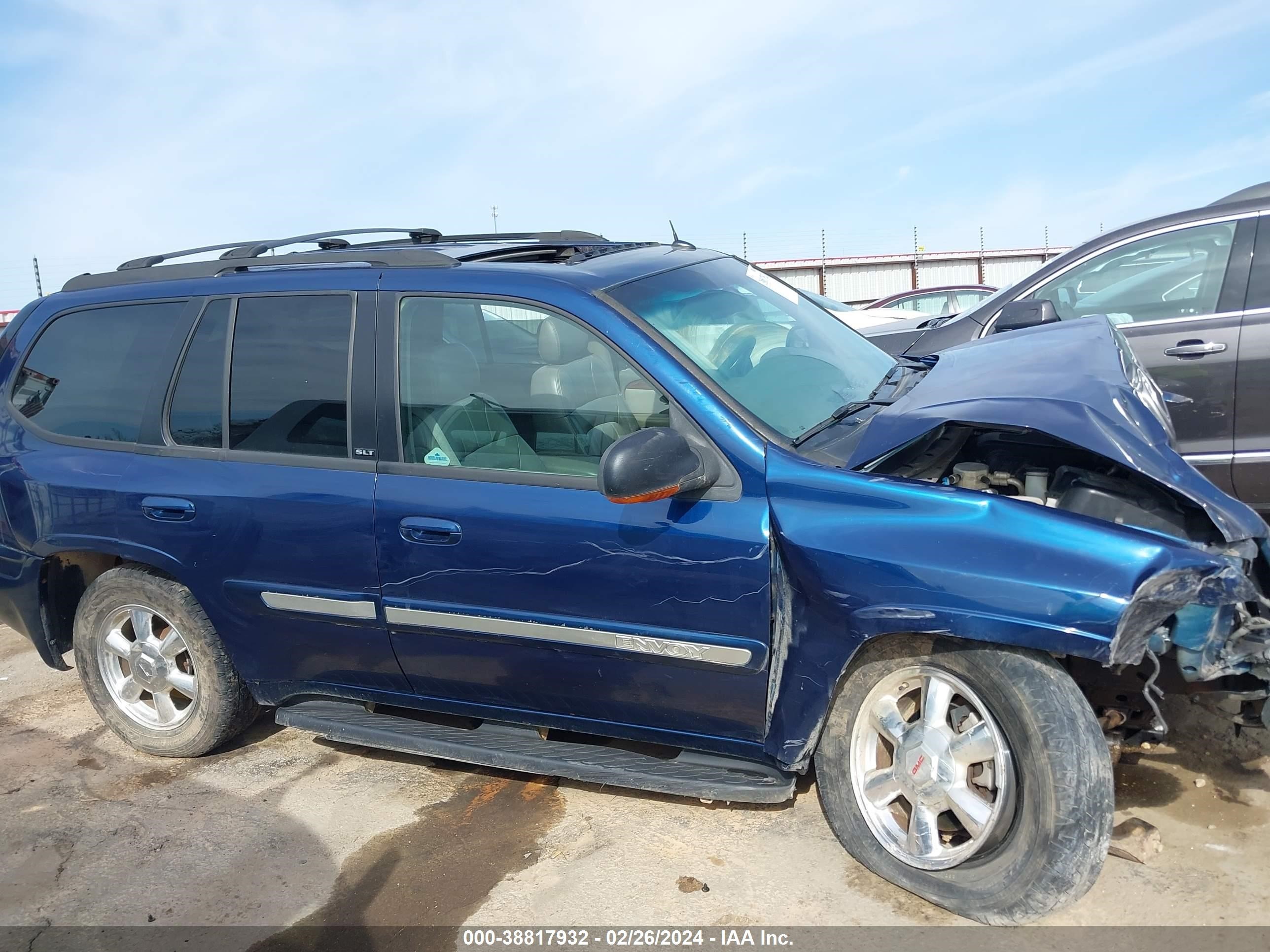 Photo 13 VIN: 1GKDT13S742223825 - GMC ENVOY 