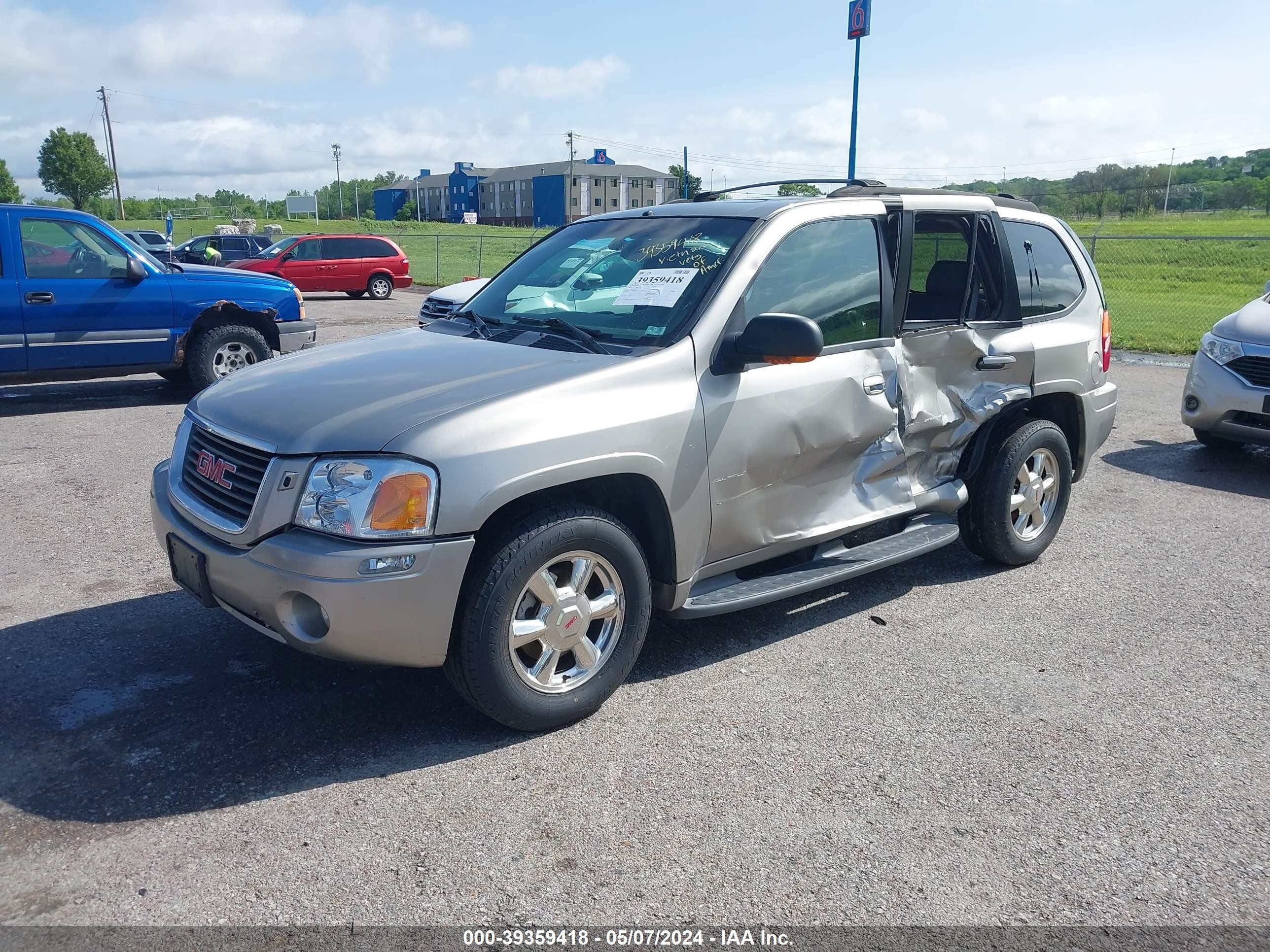 Photo 1 VIN: 1GKDT13S822353836 - GMC ENVOY 