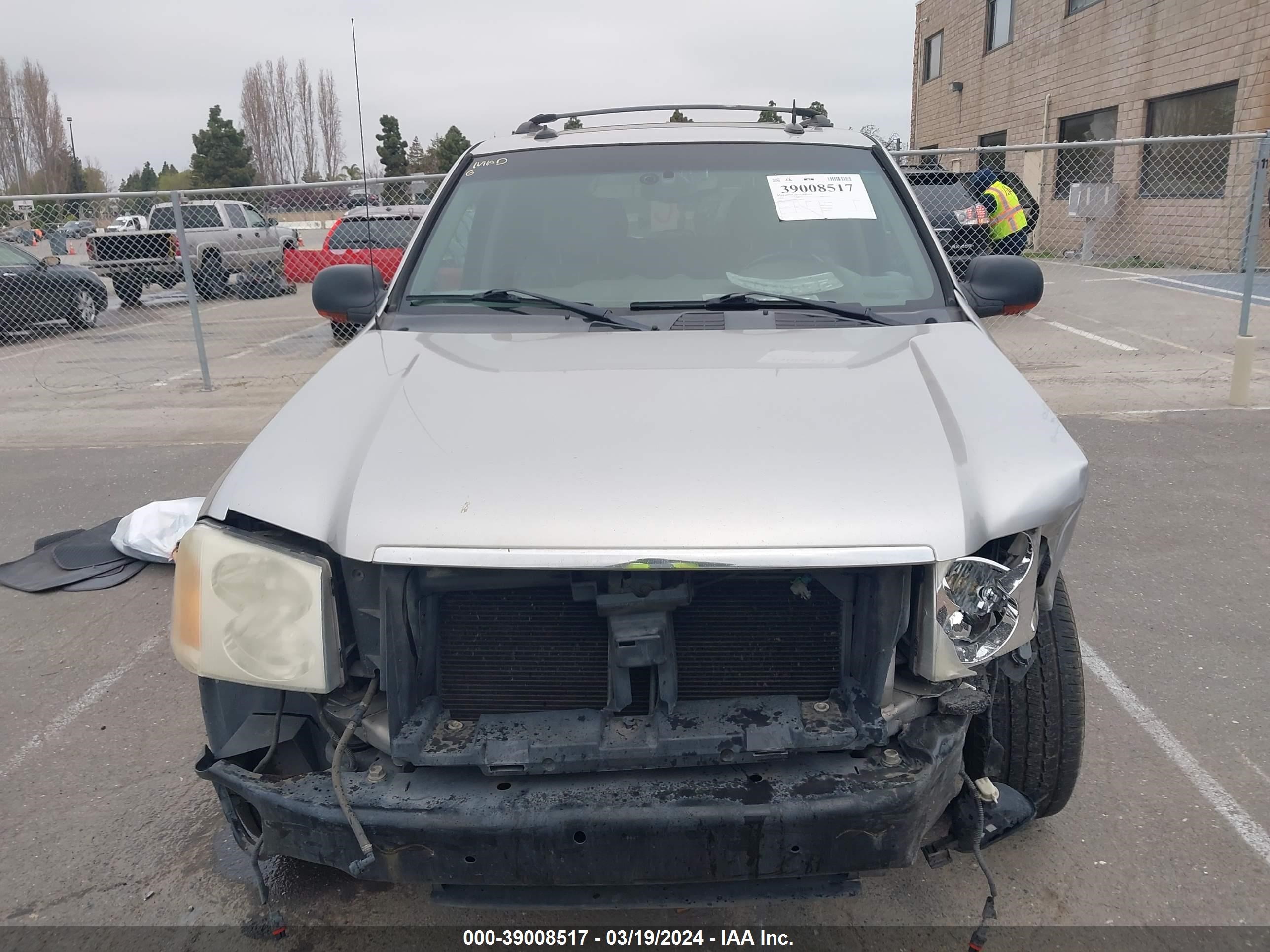 Photo 11 VIN: 1GKDT13S842104813 - GMC ENVOY 