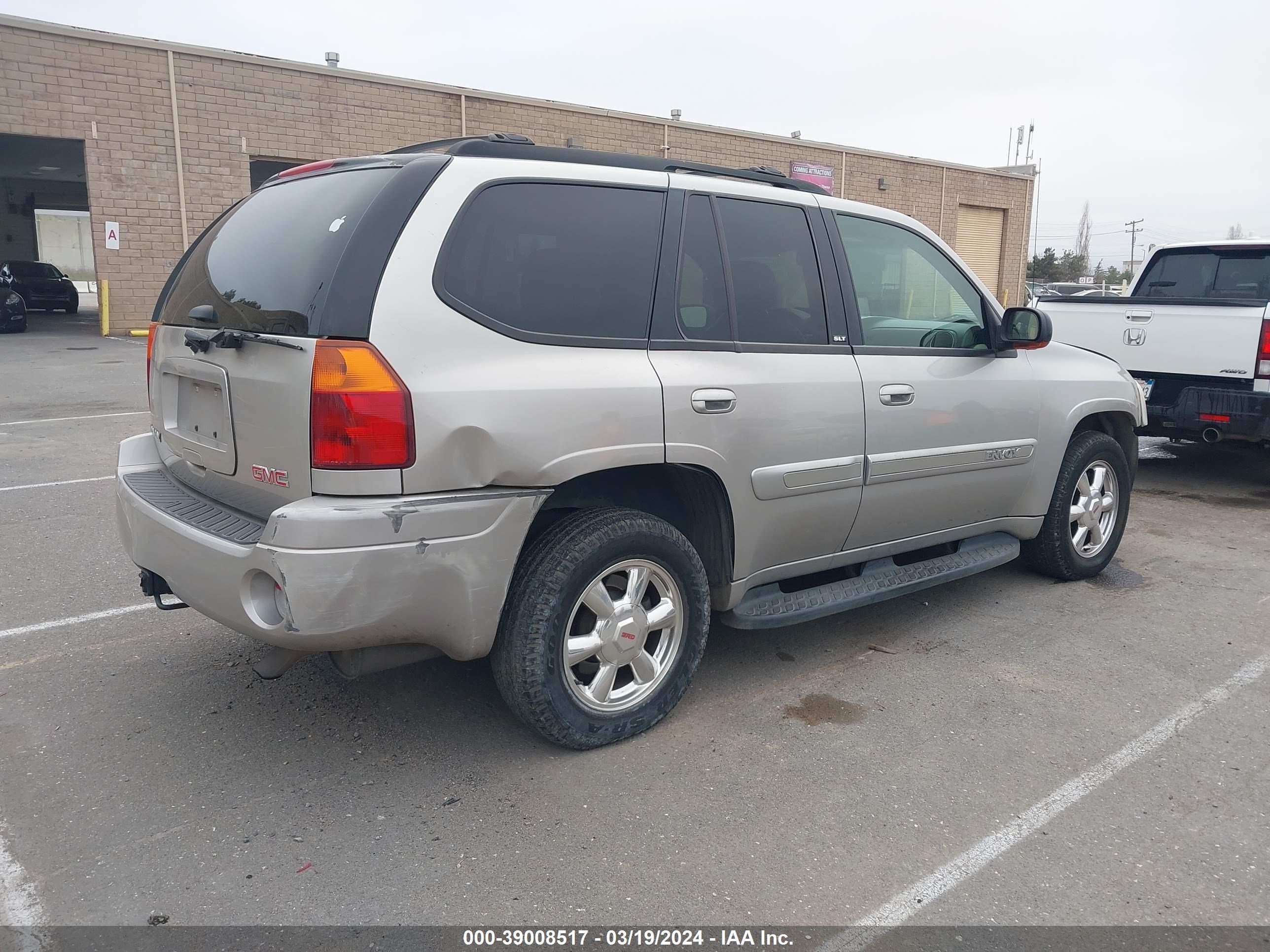 Photo 3 VIN: 1GKDT13S842104813 - GMC ENVOY 