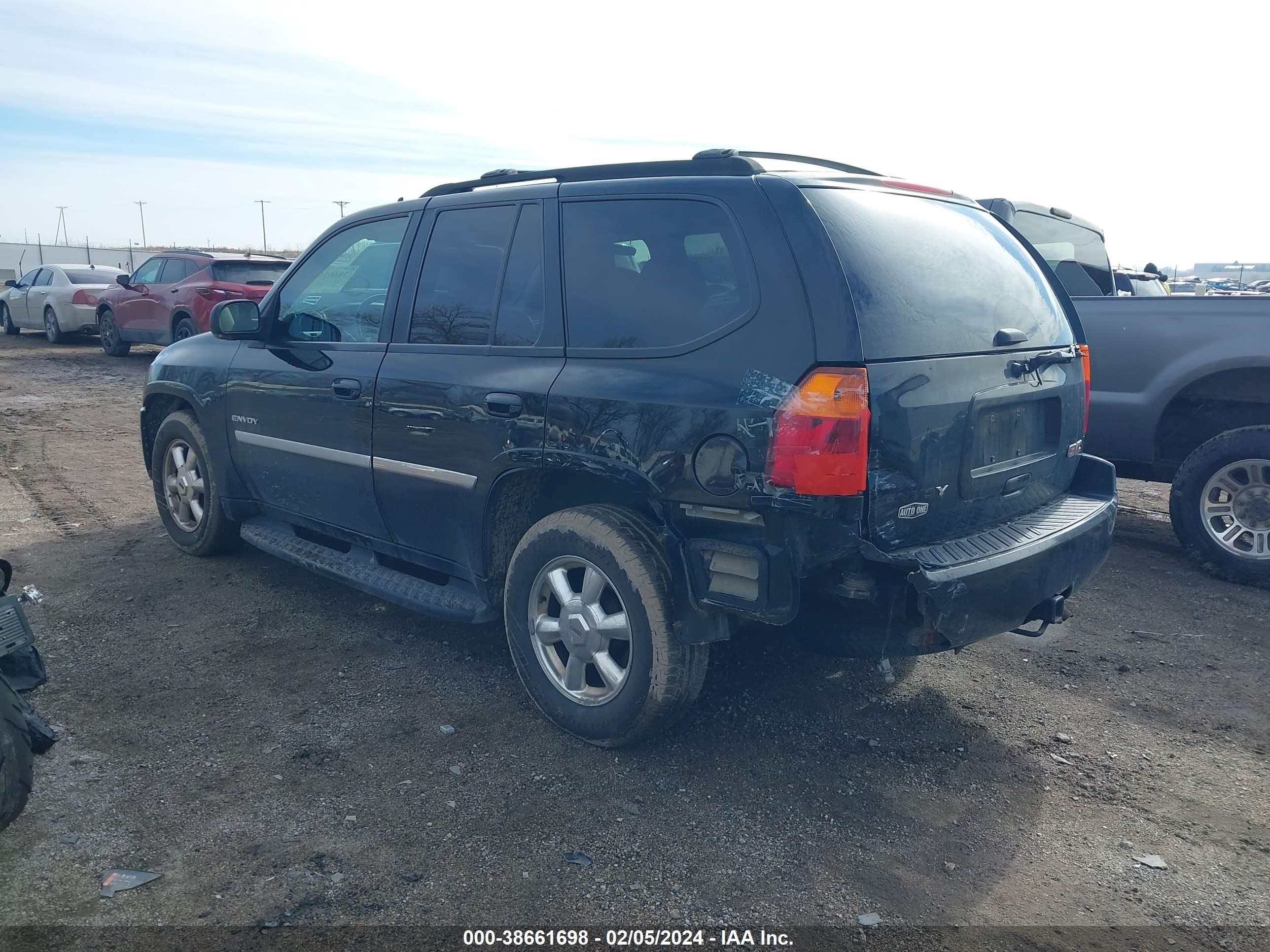 Photo 2 VIN: 1GKDT13S862121582 - GMC ENVOY 