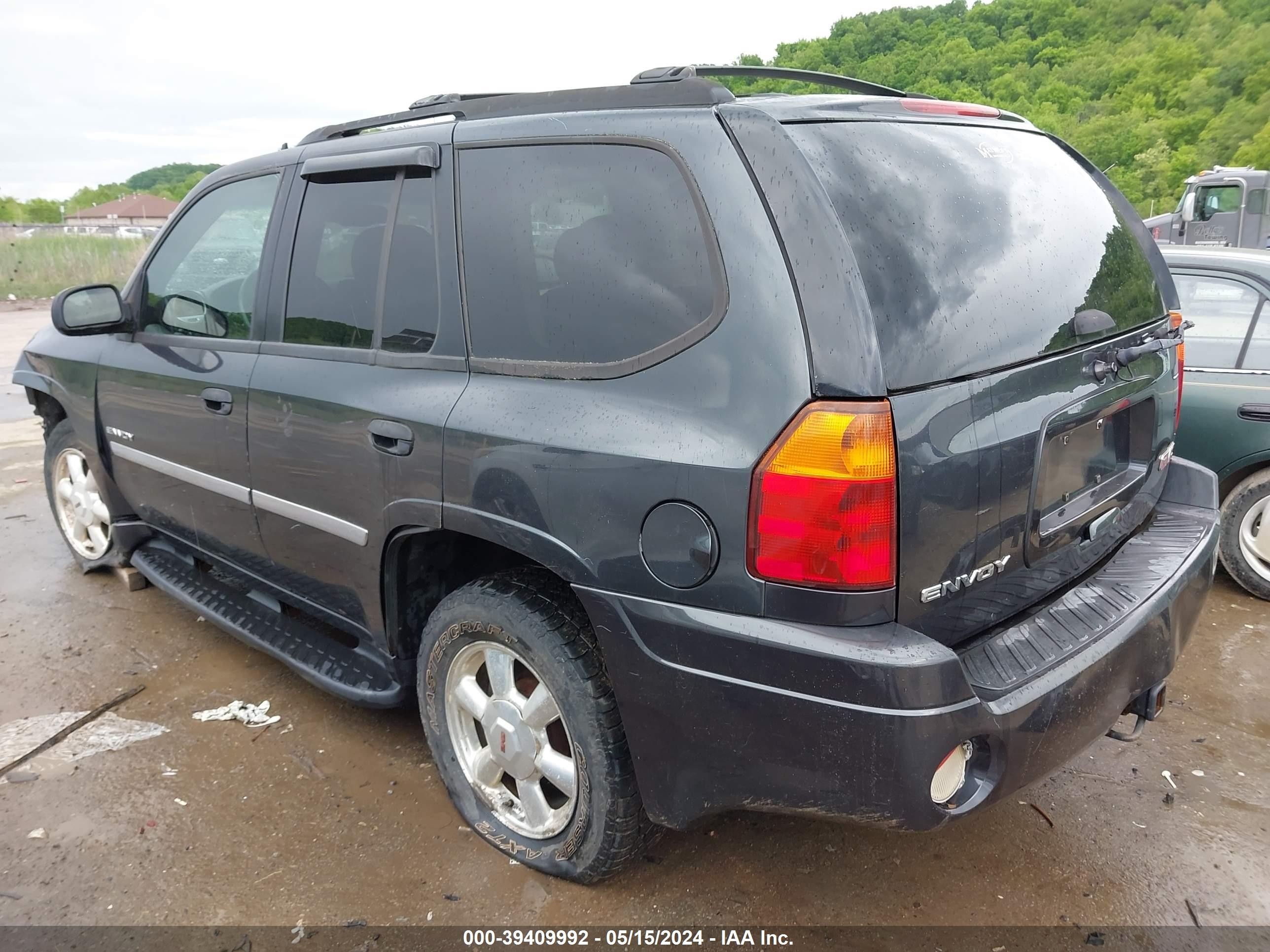 Photo 2 VIN: 1GKDT13S862263298 - GMC ENVOY 