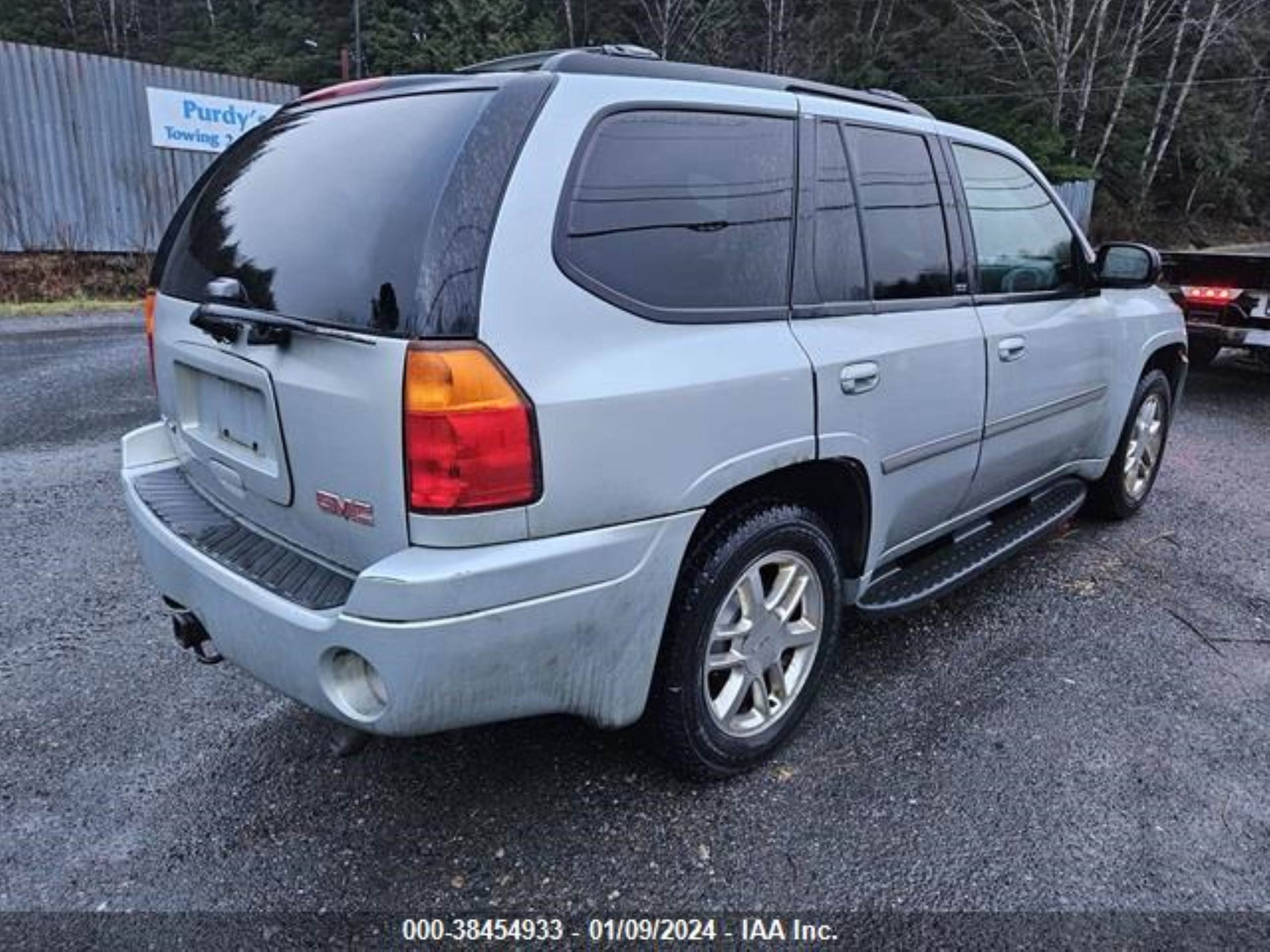 Photo 3 VIN: 1GKDT13S882179940 - GMC ENVOY 