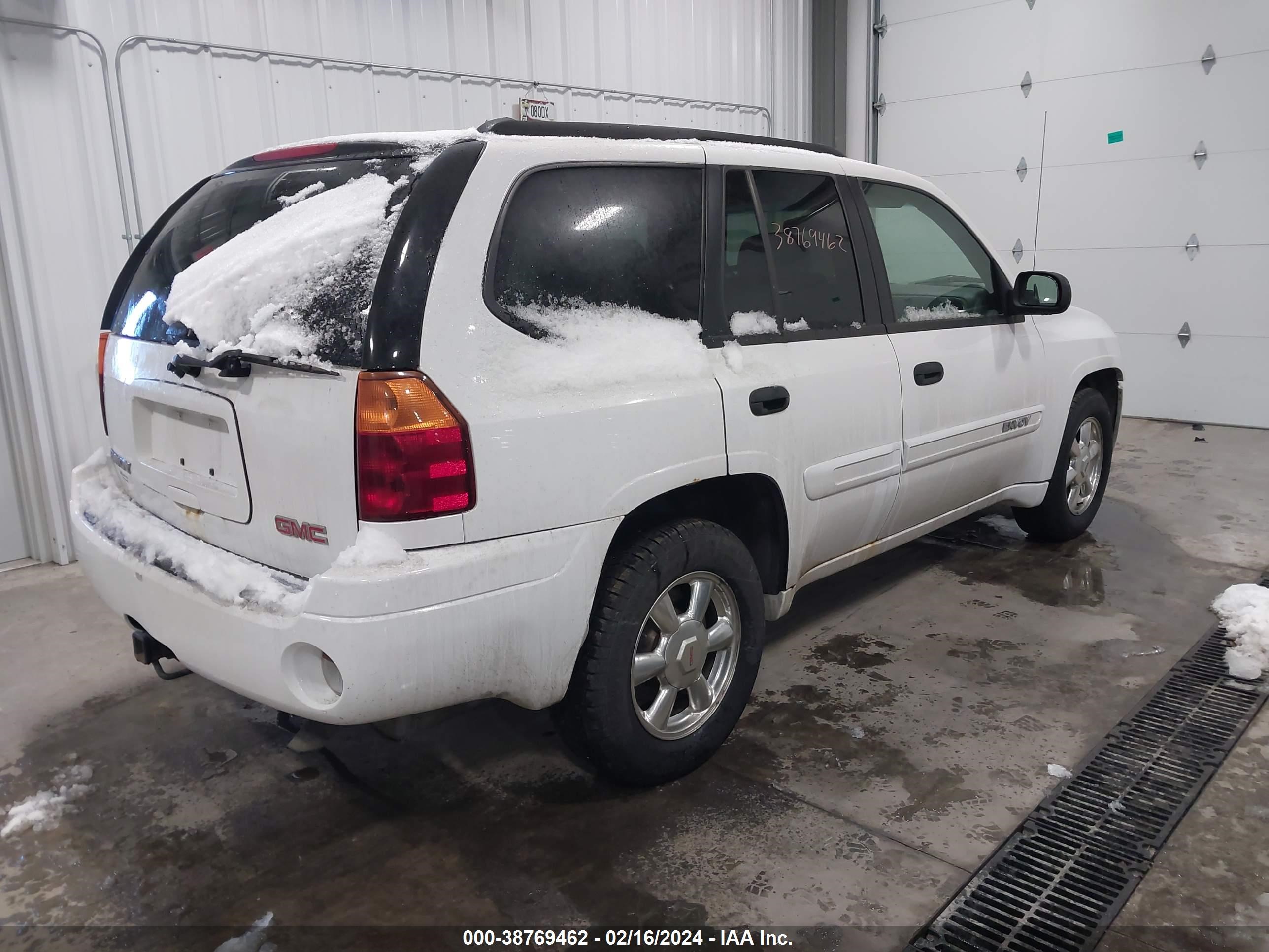 Photo 3 VIN: 1GKDT13S942201342 - GMC ENVOY 