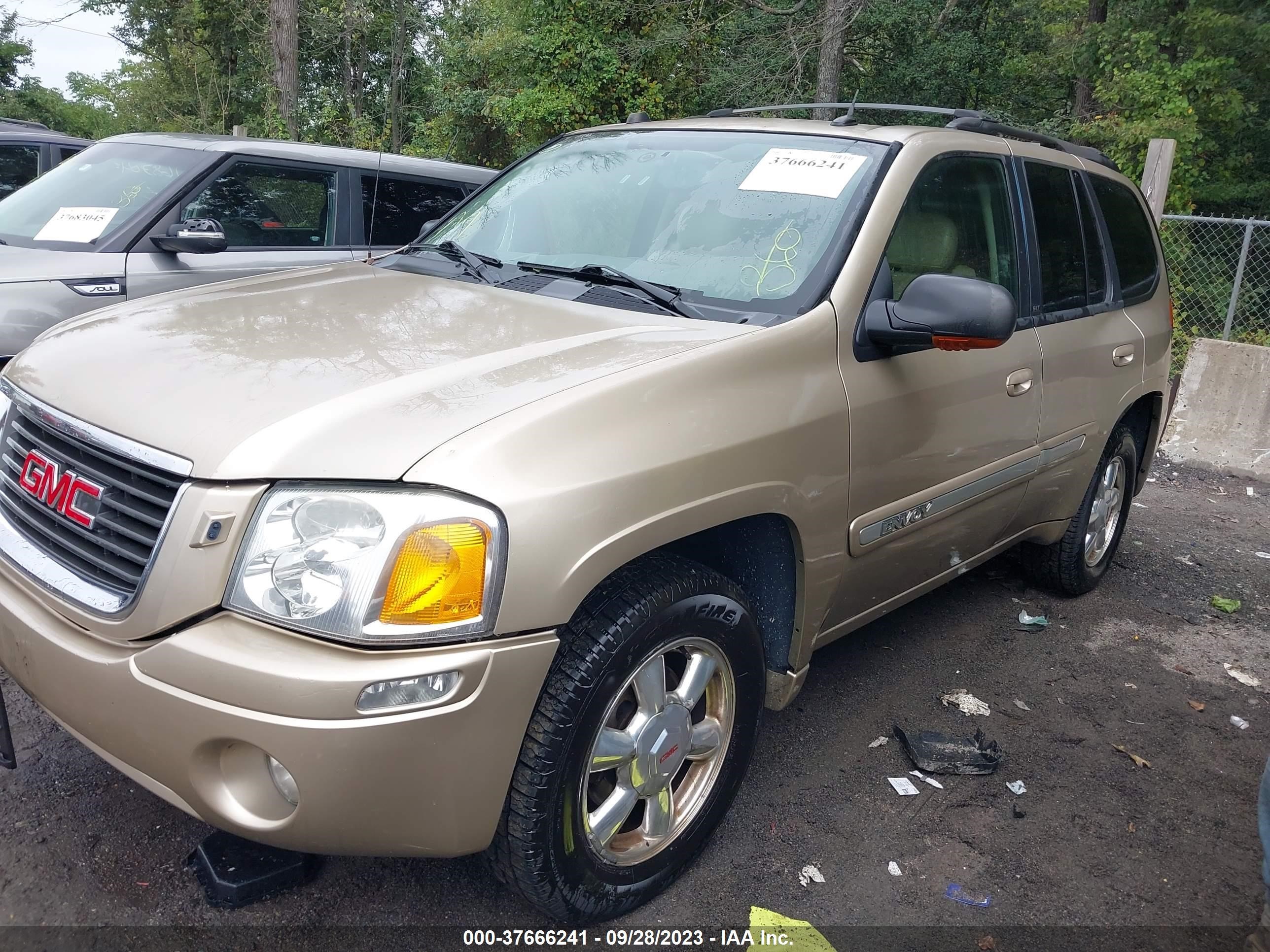 Photo 1 VIN: 1GKDT13SX52183385 - GMC ENVOY 