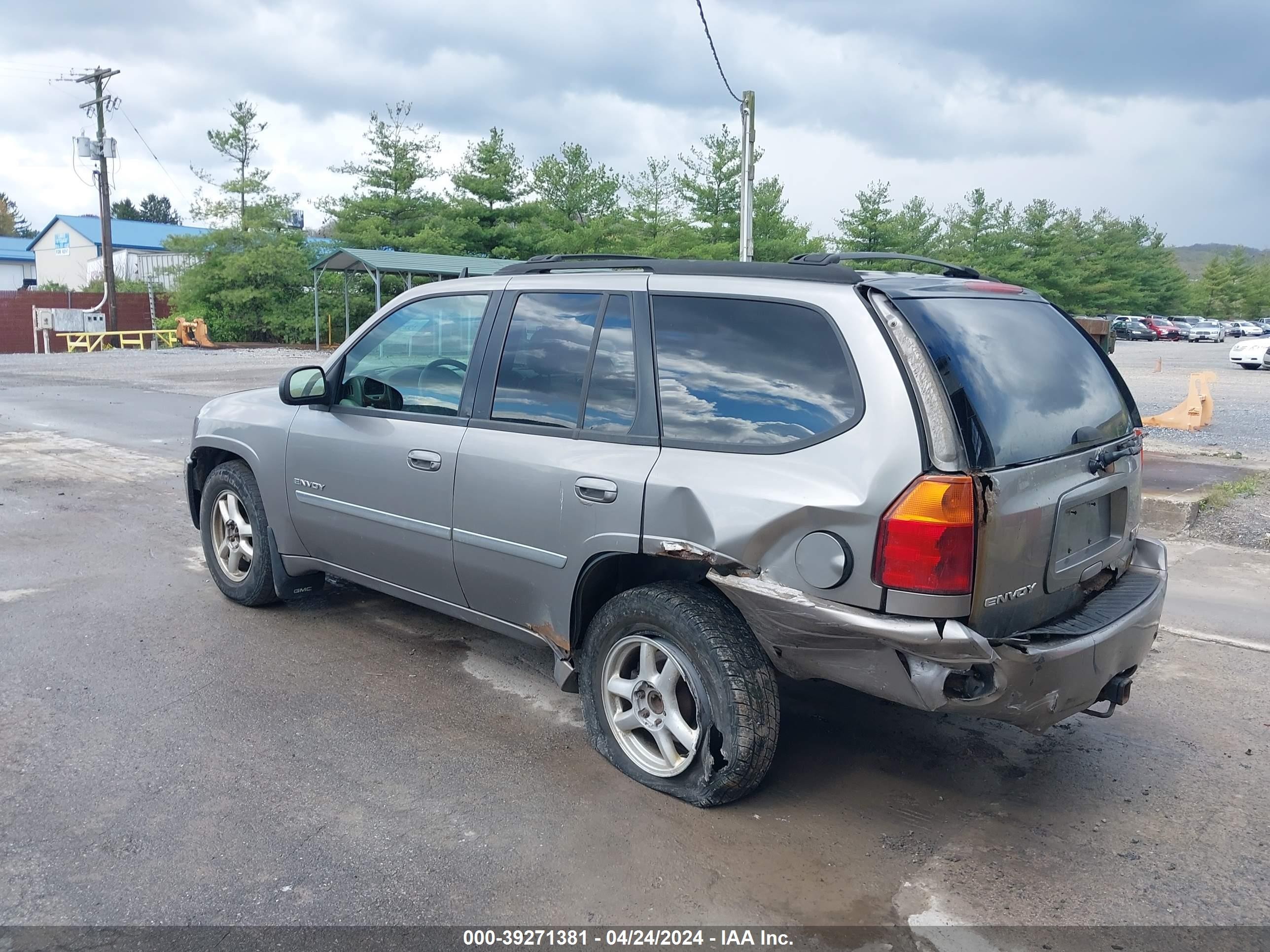 Photo 2 VIN: 1GKDT13SX62321685 - GMC ENVOY 