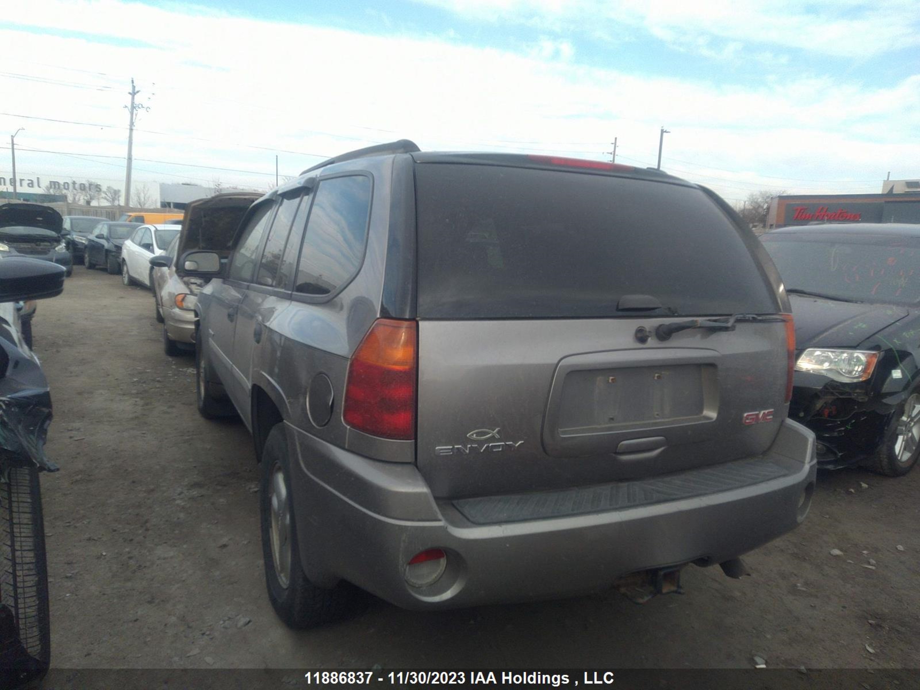 Photo 2 VIN: 1GKDT13SX62340740 - GMC ENVOY 