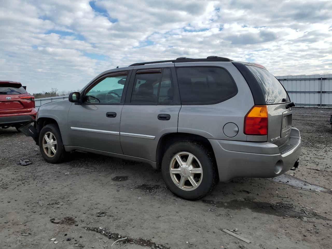 Photo 1 VIN: 1GKDT13SX82171421 - GMC ENVOY 