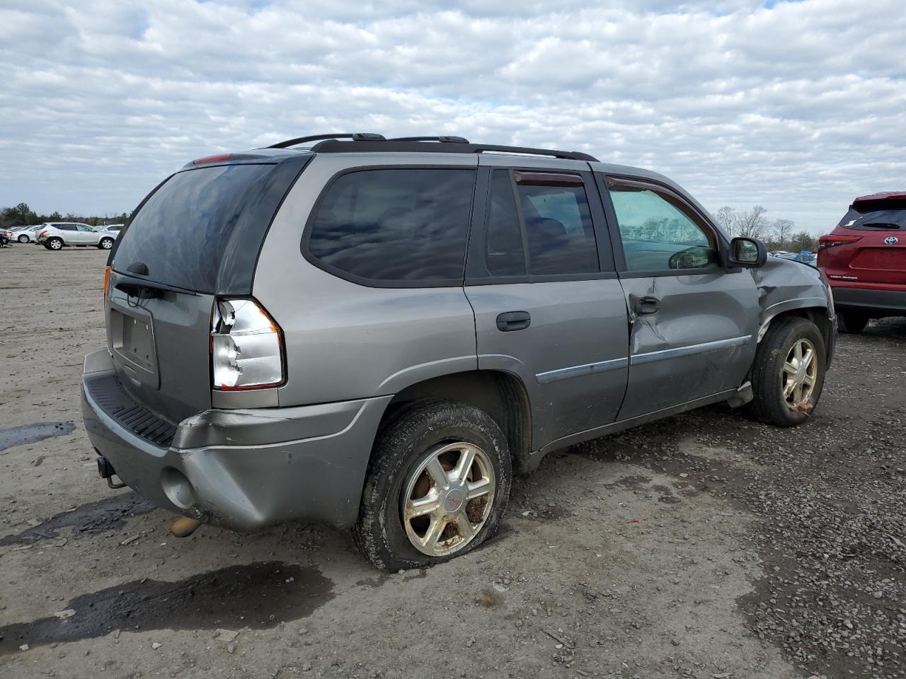 Photo 2 VIN: 1GKDT13SX82171421 - GMC ENVOY 