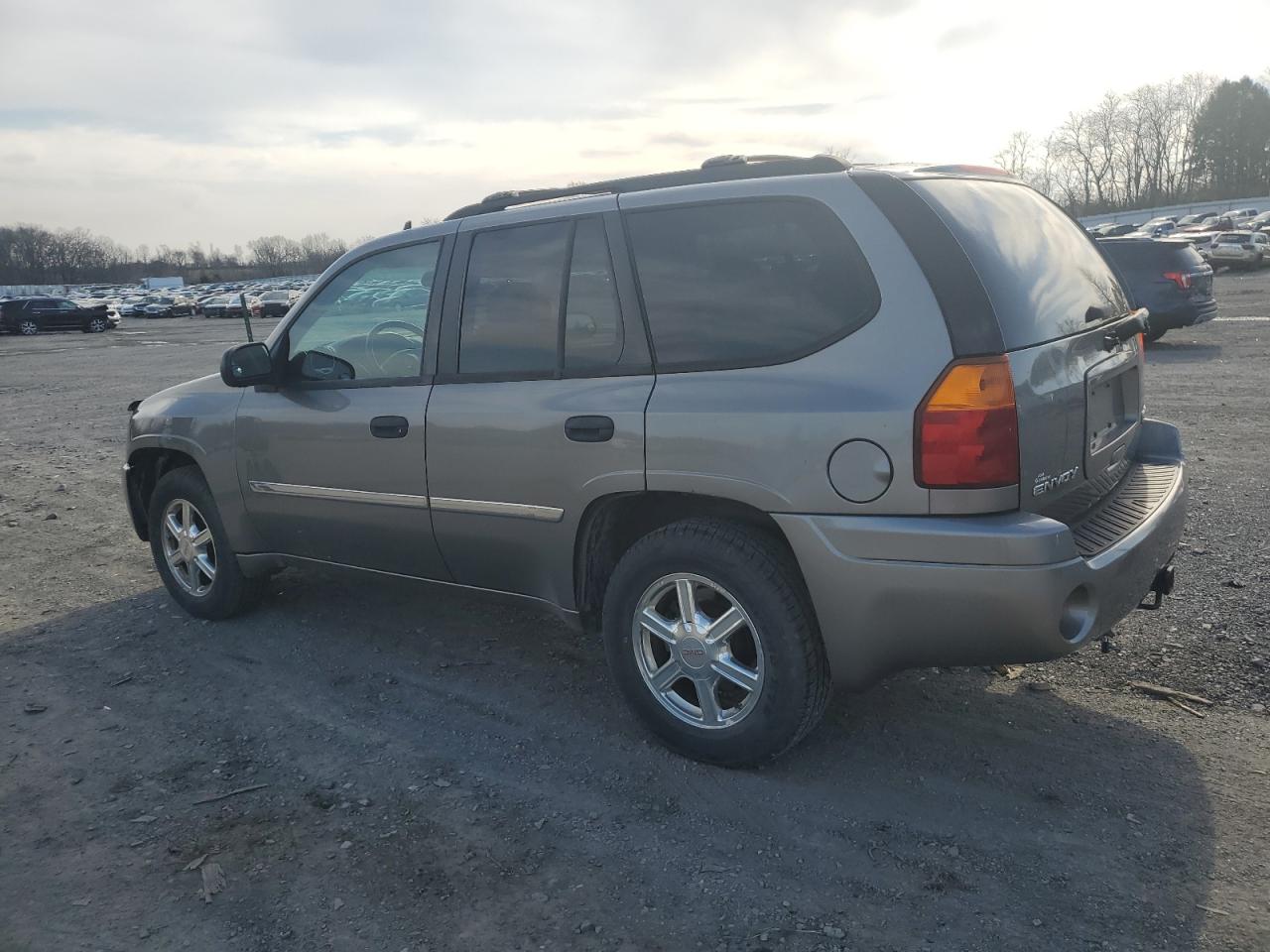 Photo 1 VIN: 1GKDT13SX82176182 - GMC ENVOY 