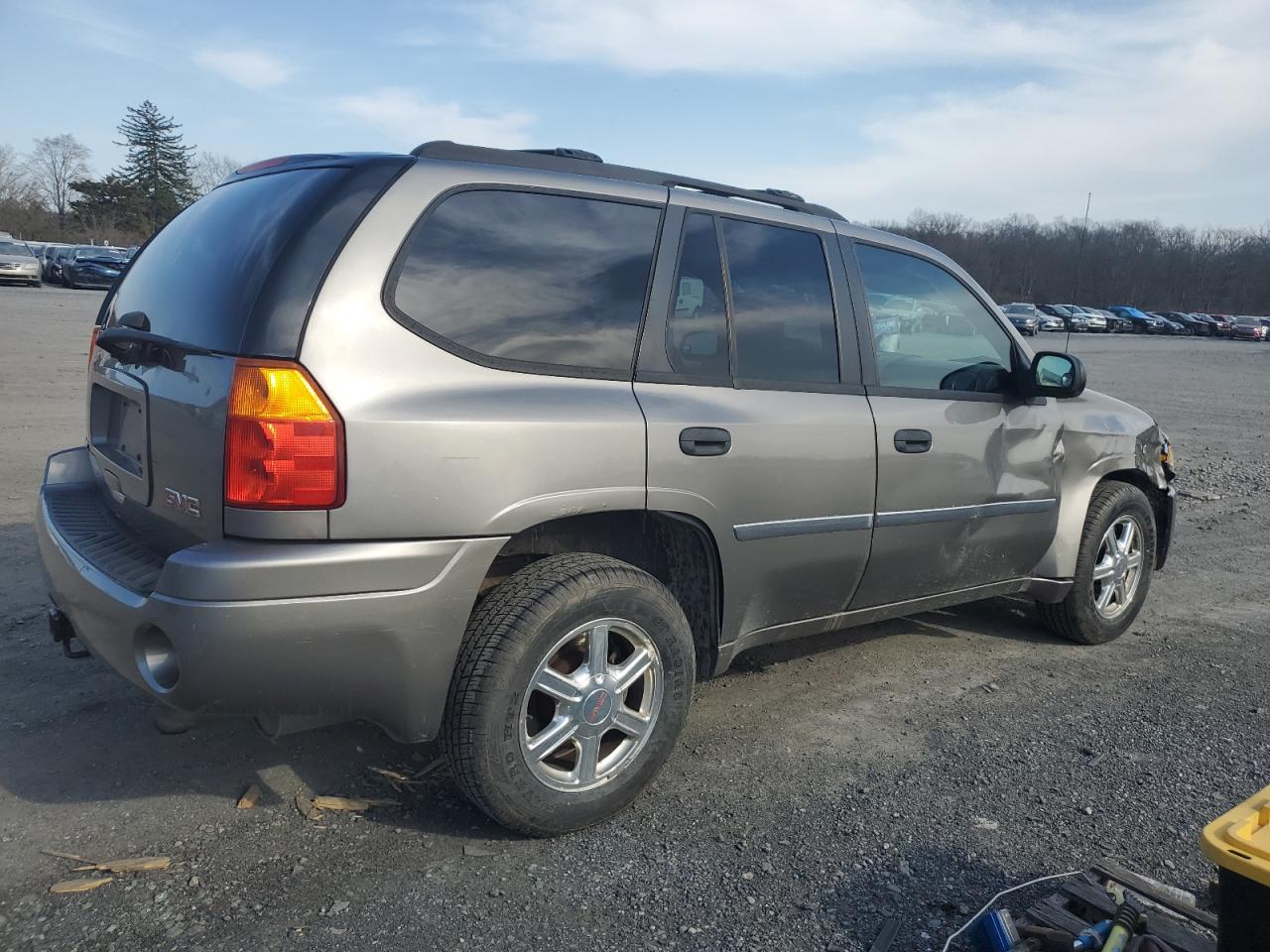 Photo 2 VIN: 1GKDT13SX82176182 - GMC ENVOY 