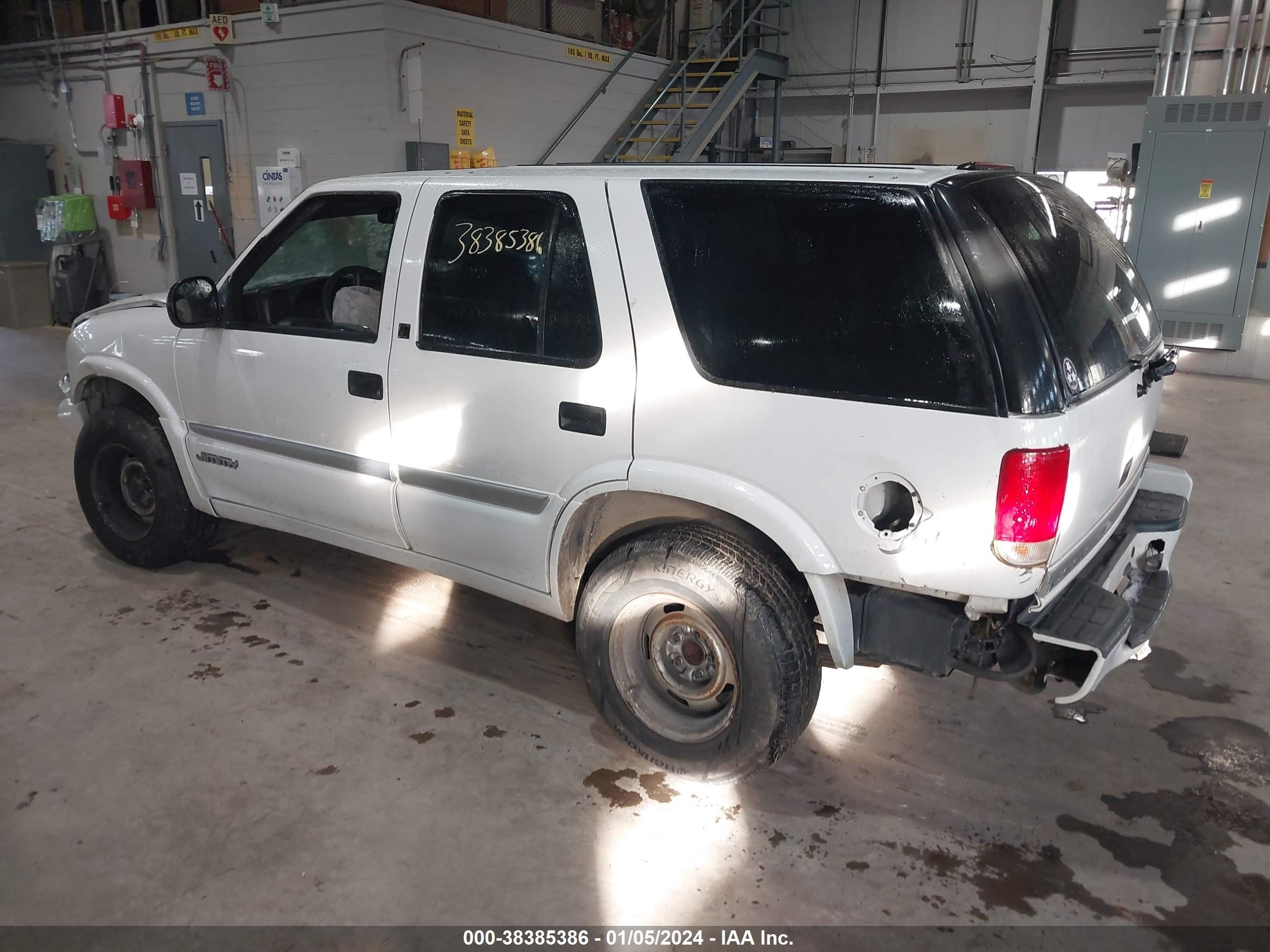 Photo 2 VIN: 1GKDT13W0W2528234 - GMC JIMMY 