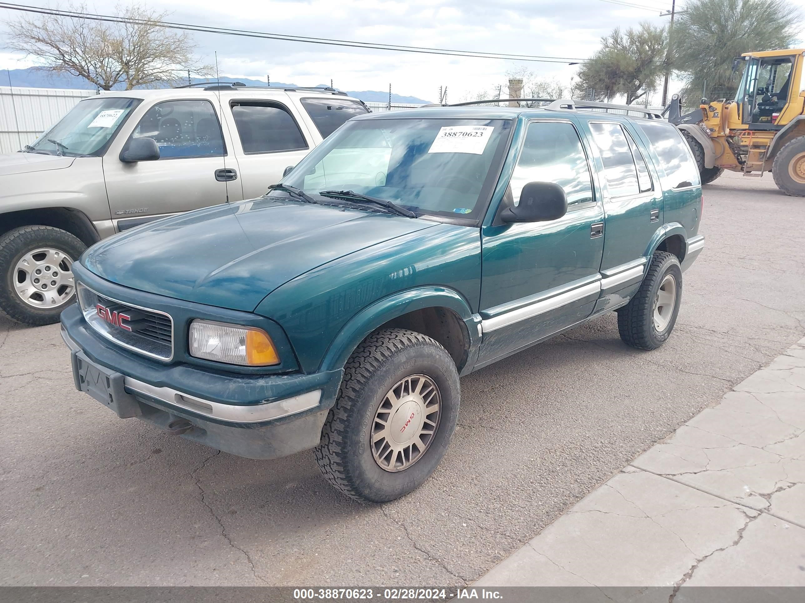 Photo 1 VIN: 1GKDT13W1V2544957 - GMC JIMMY 