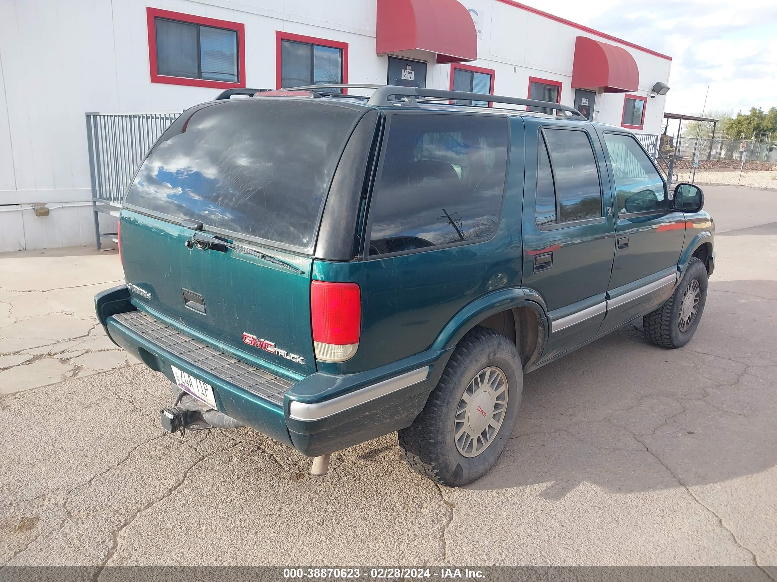 Photo 3 VIN: 1GKDT13W1V2544957 - GMC JIMMY 