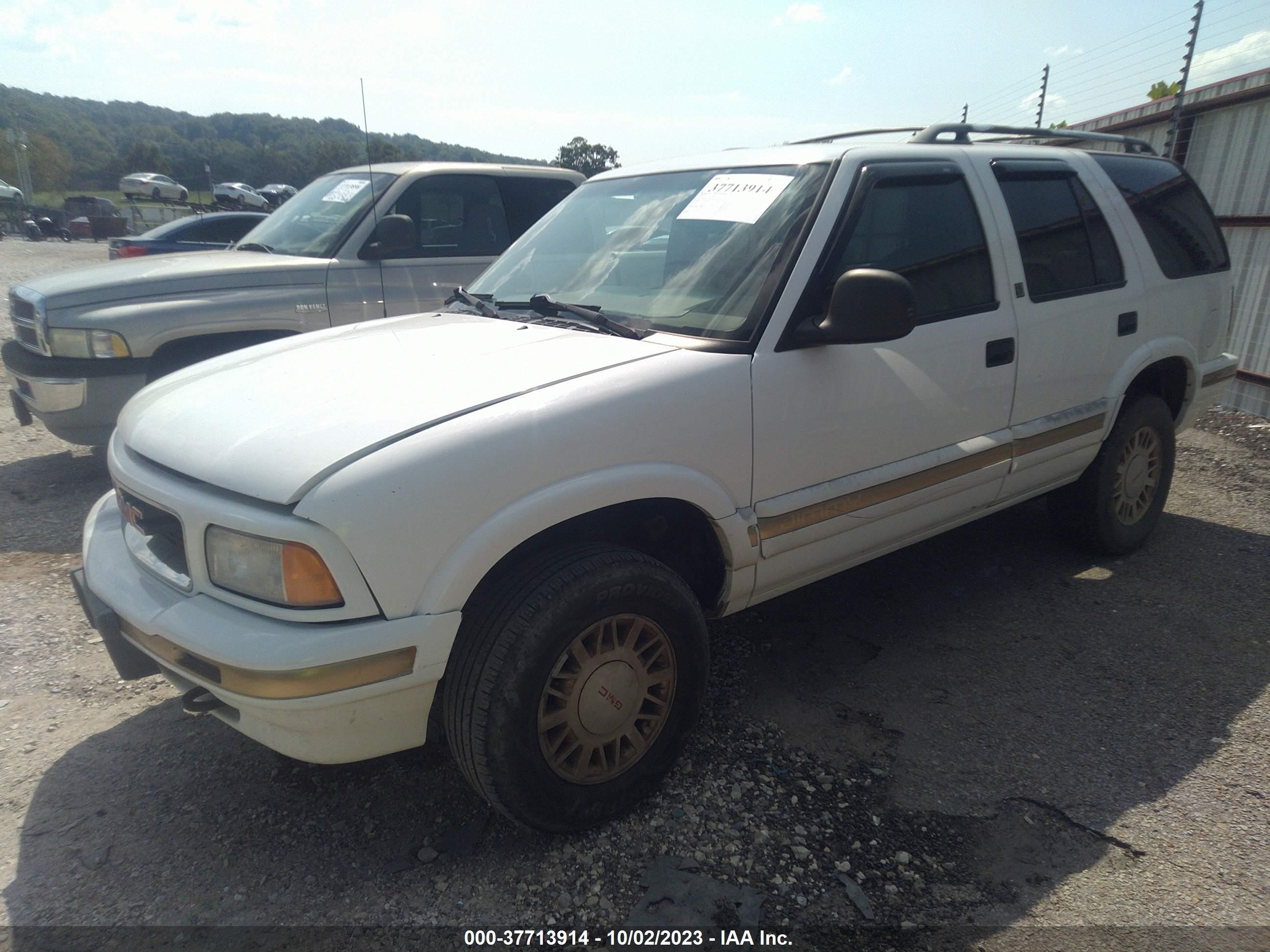 Photo 1 VIN: 1GKDT13W4V2520376 - GMC JIMMY 