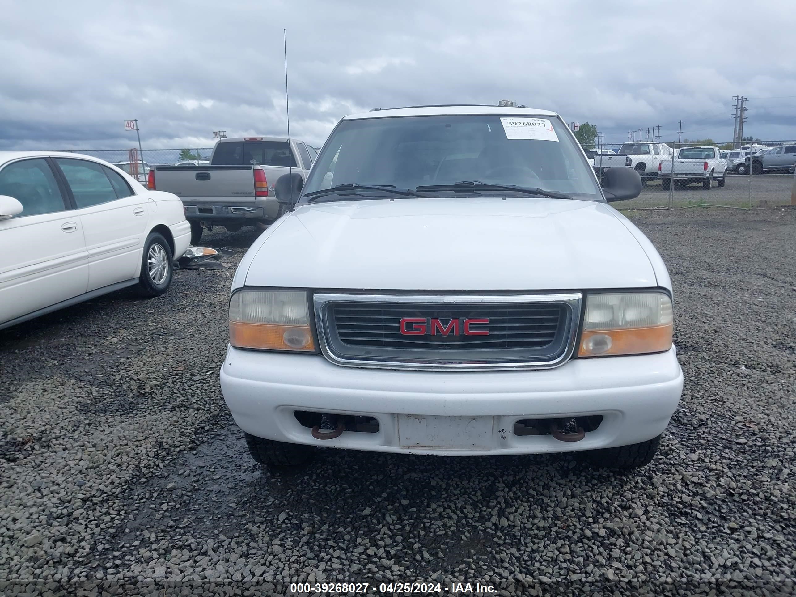 Photo 11 VIN: 1GKDT13W7W2519482 - GMC JIMMY 