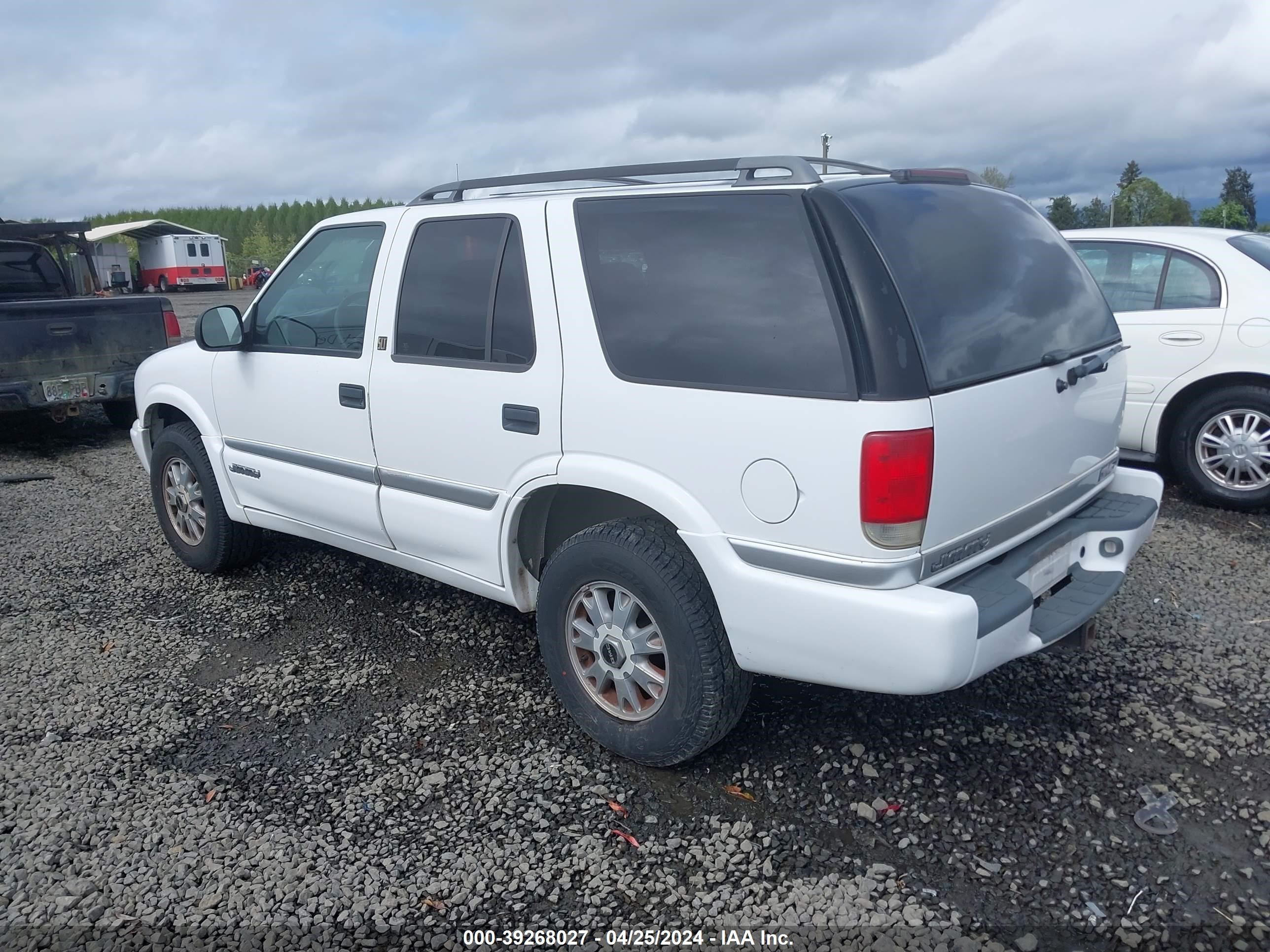 Photo 2 VIN: 1GKDT13W7W2519482 - GMC JIMMY 