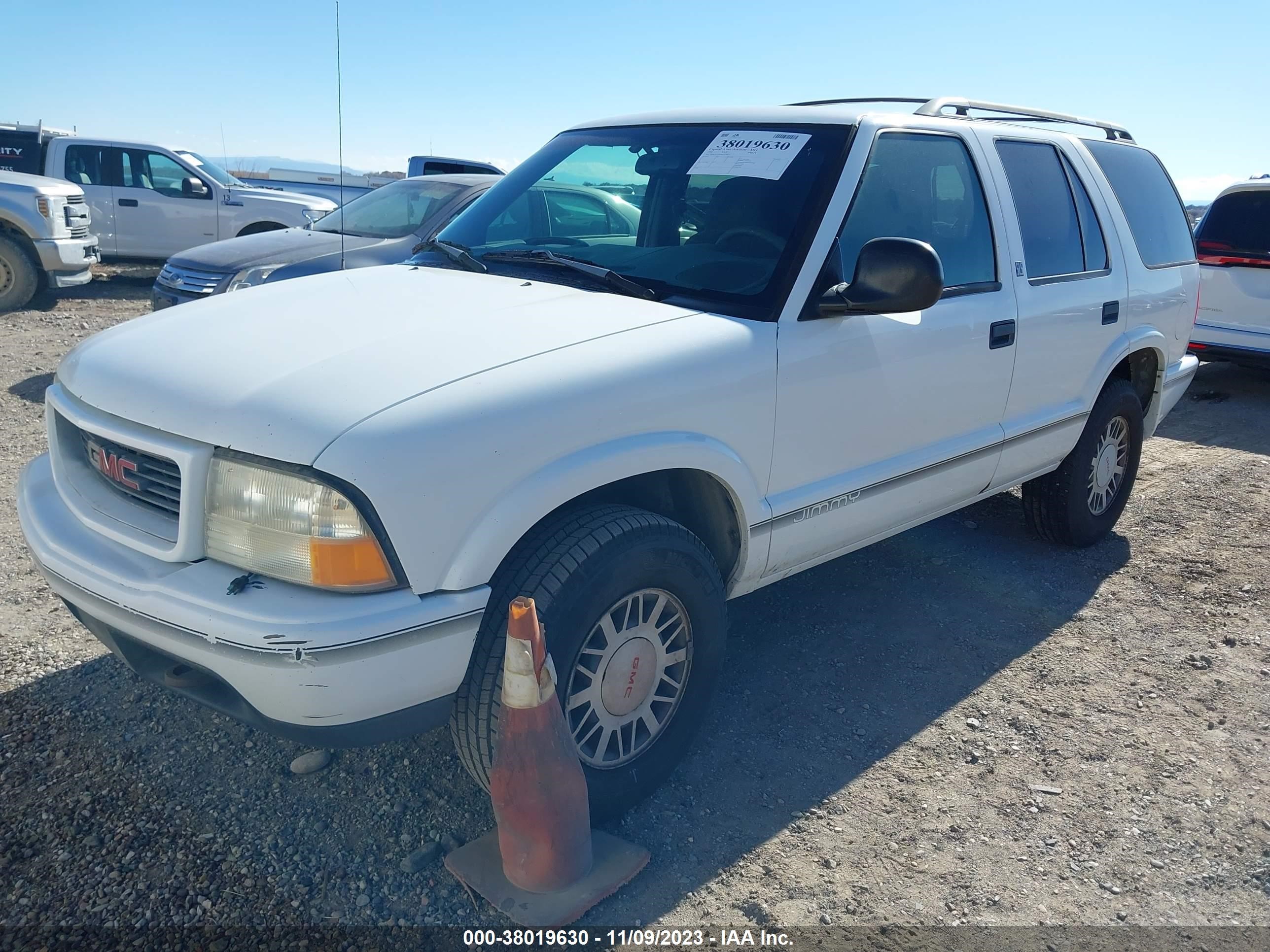 Photo 1 VIN: 1GKDT13W9W2518835 - GMC JIMMY 