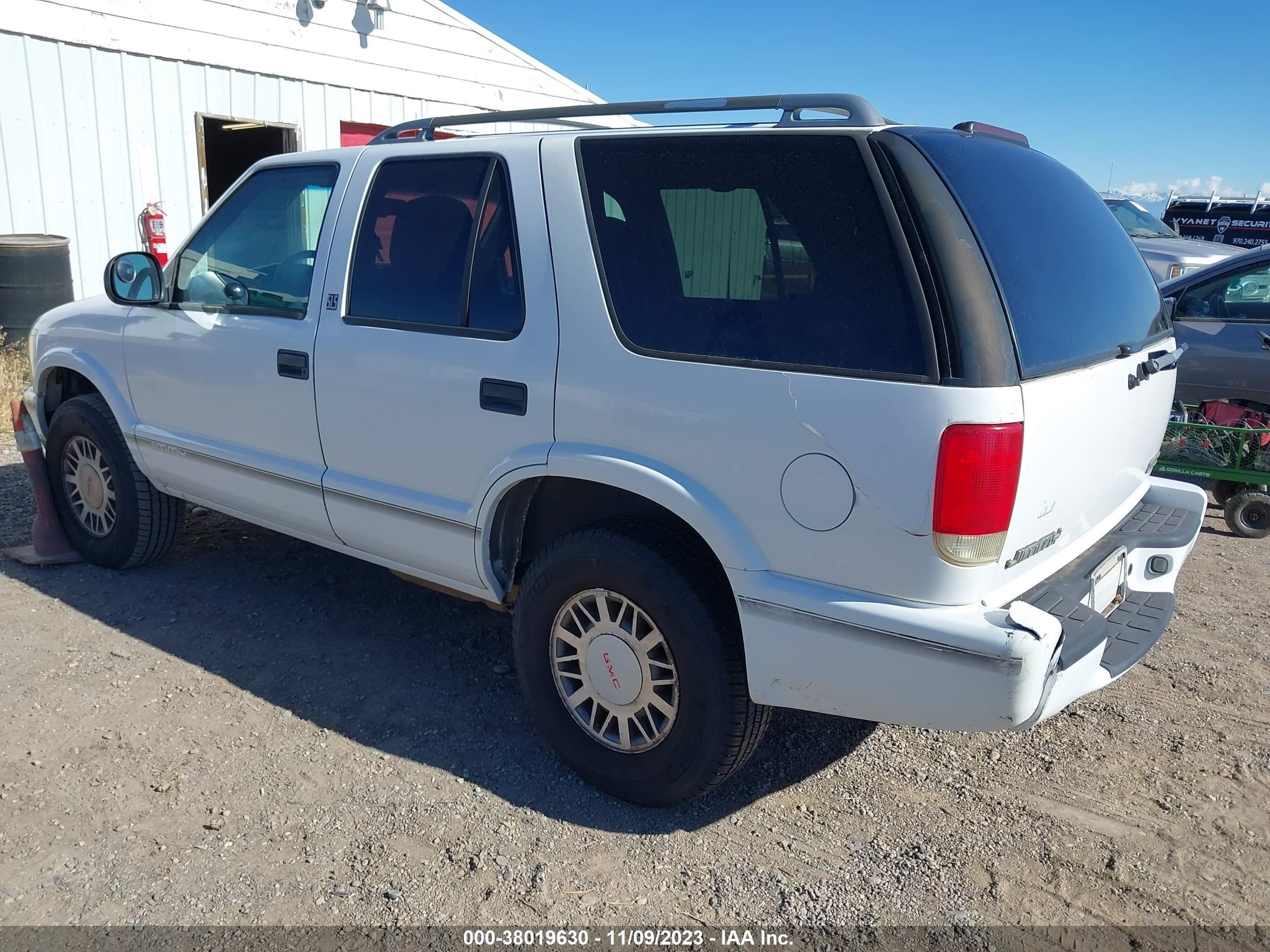 Photo 2 VIN: 1GKDT13W9W2518835 - GMC JIMMY 