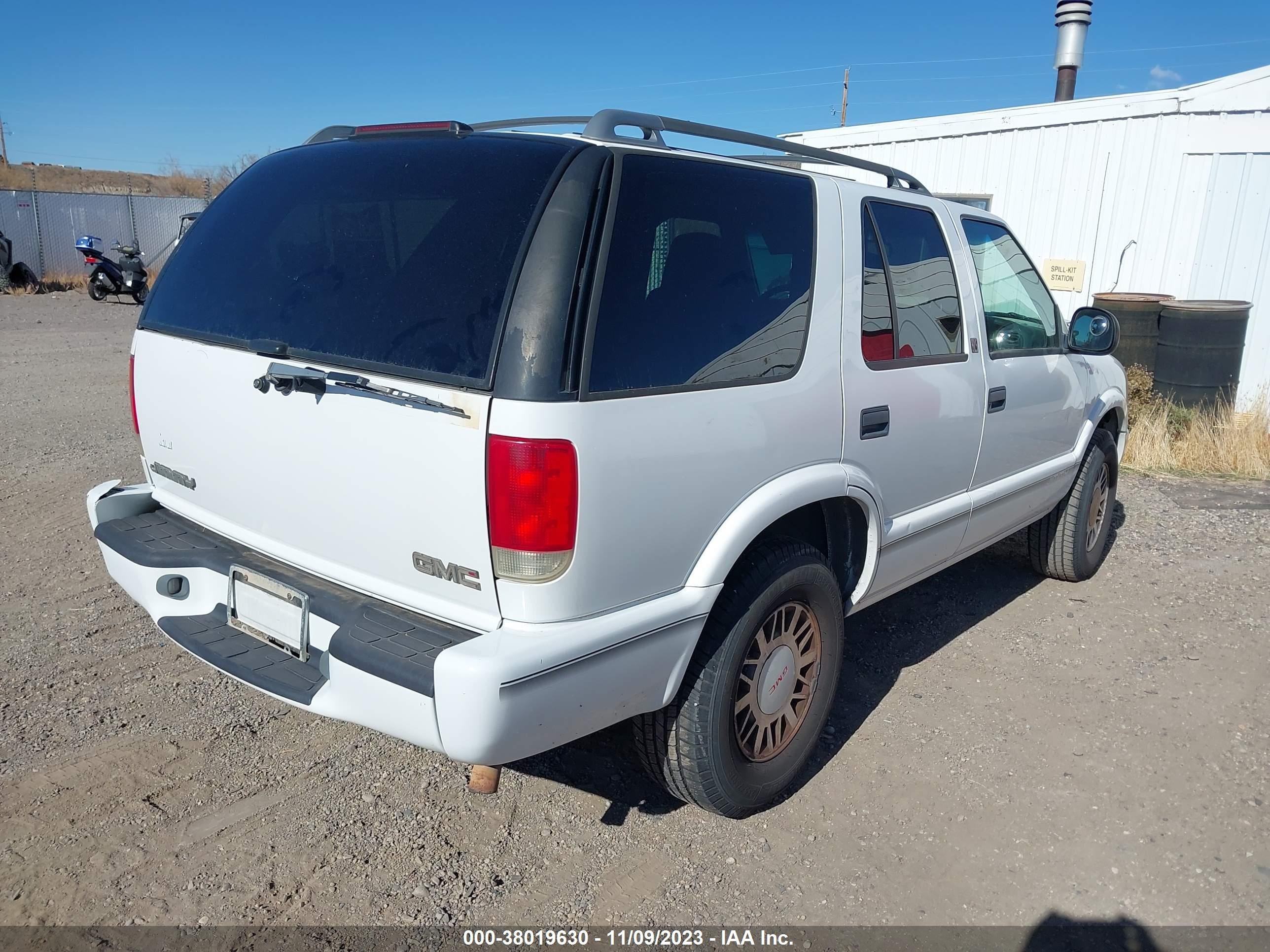 Photo 3 VIN: 1GKDT13W9W2518835 - GMC JIMMY 