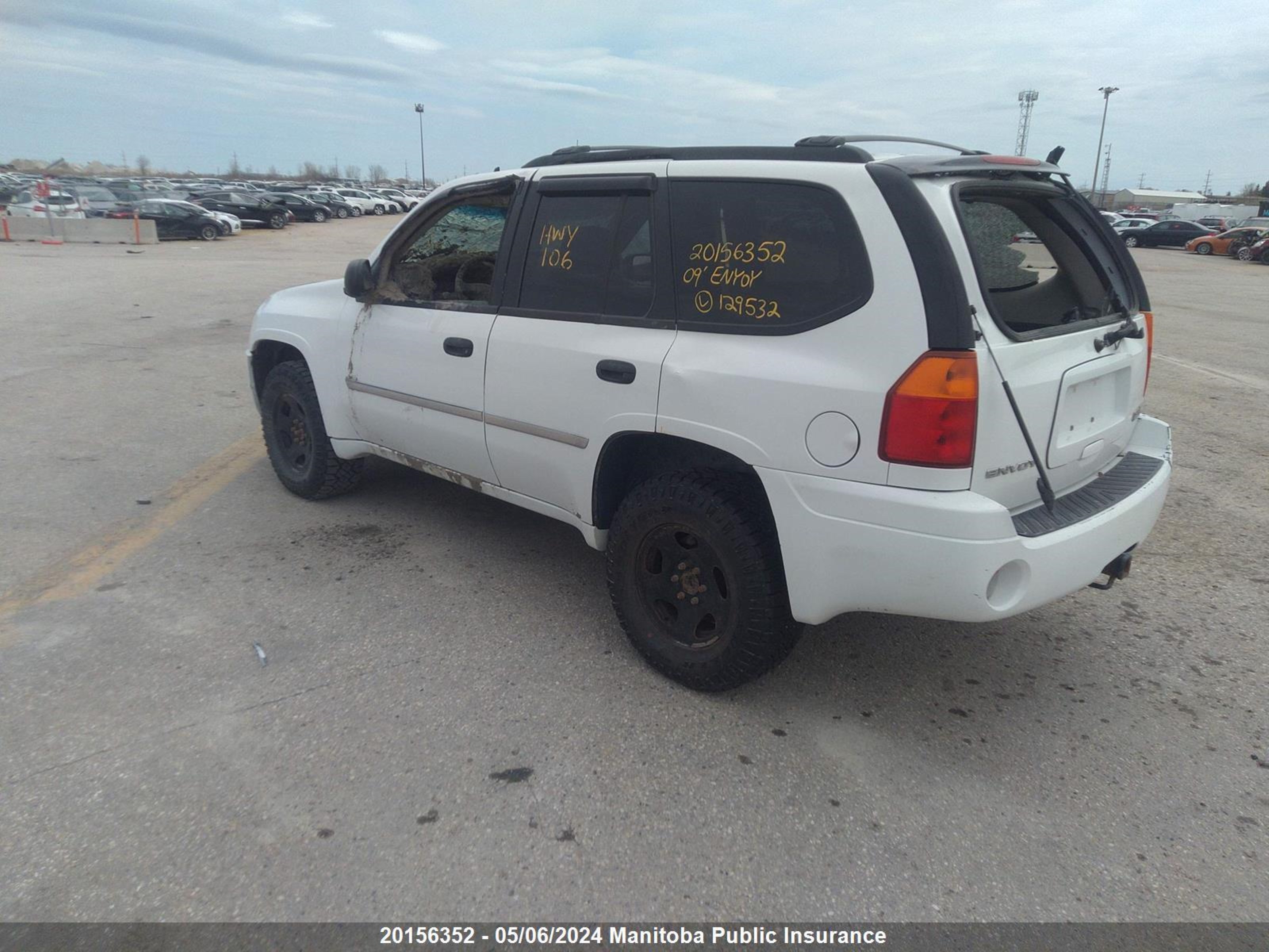 Photo 2 VIN: 1GKDT33S092129532 - GMC ENVOY 