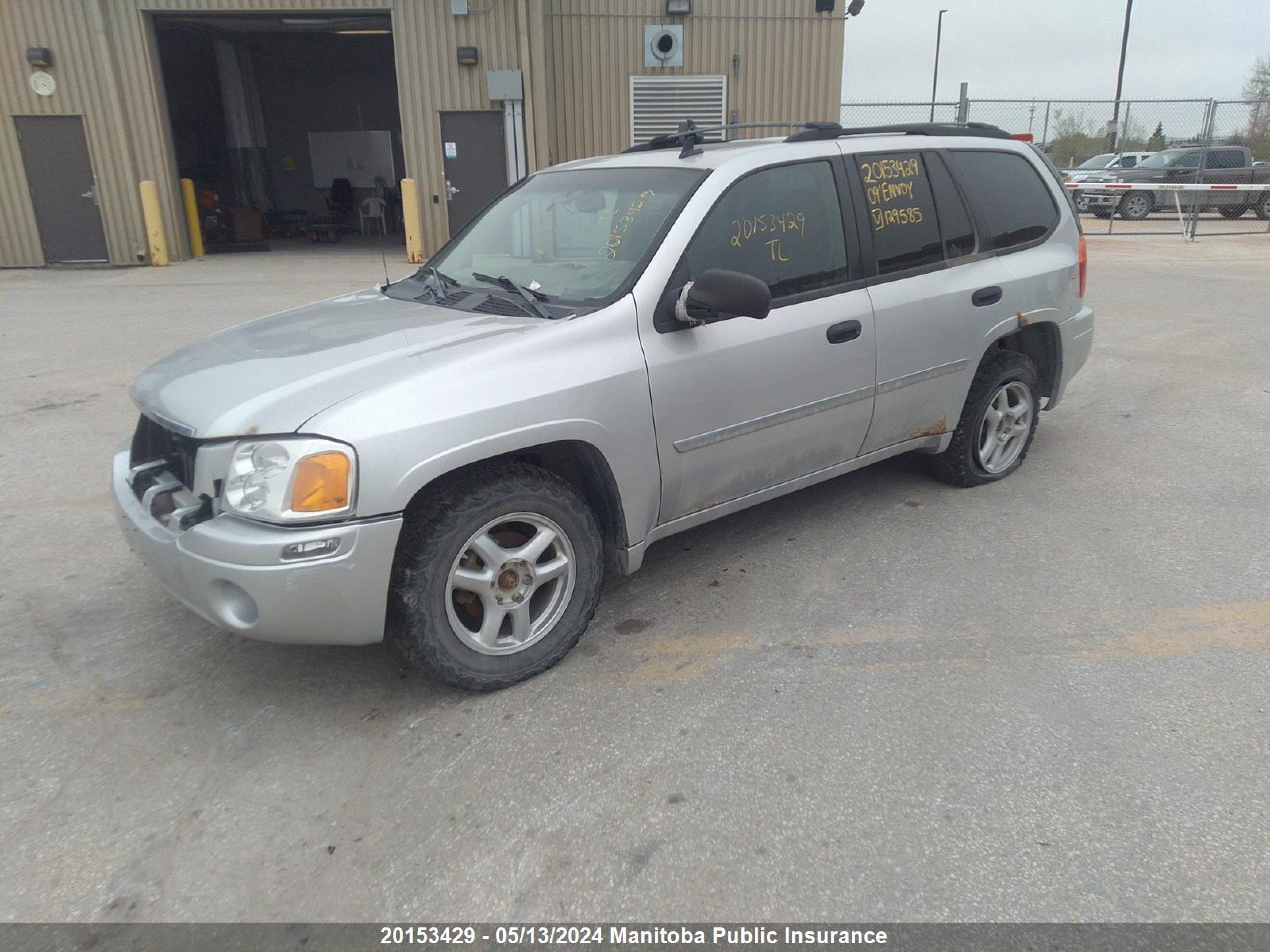 Photo 1 VIN: 1GKDT33SX92129585 - GMC ENVOY 