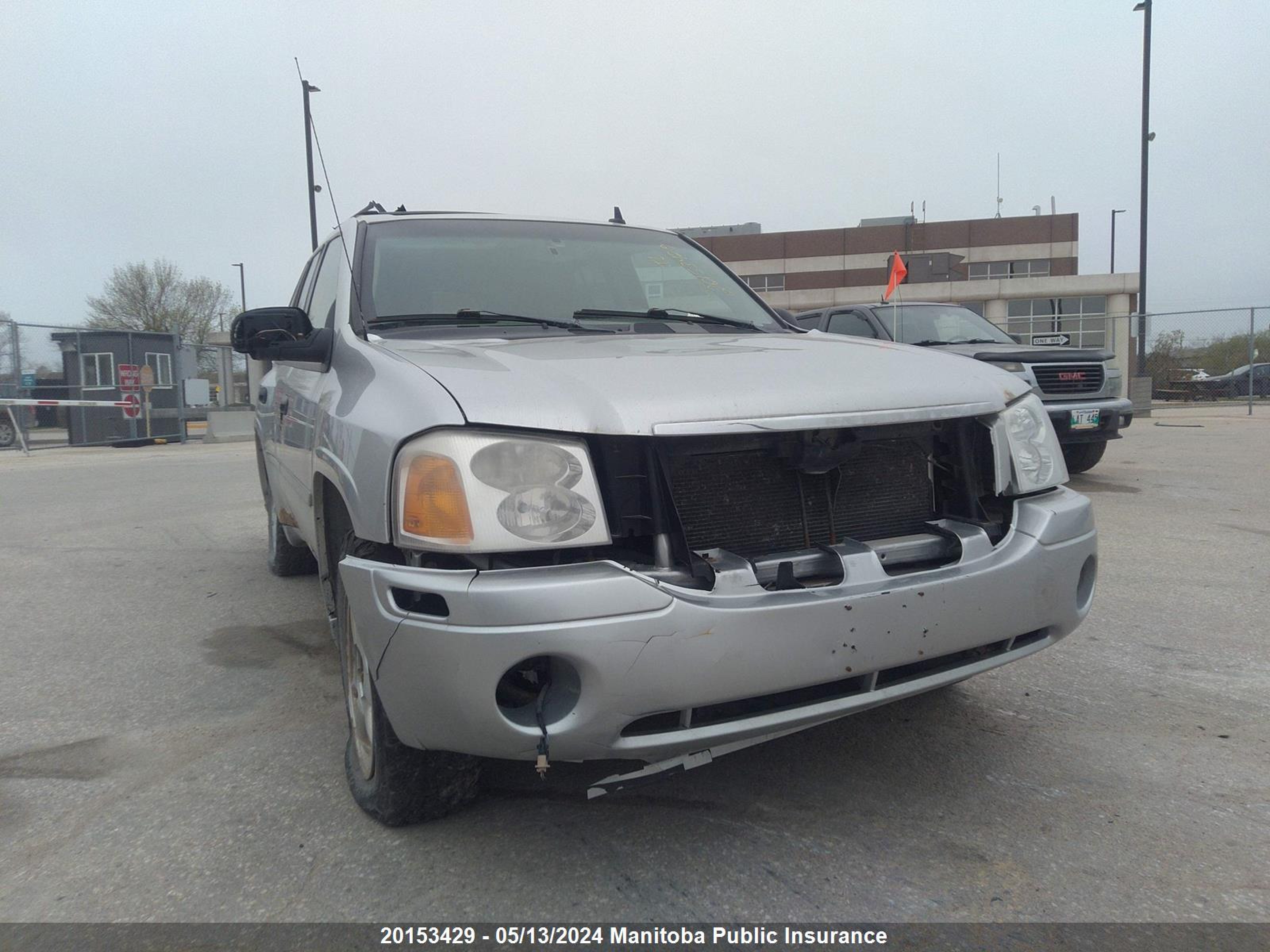 Photo 5 VIN: 1GKDT33SX92129585 - GMC ENVOY 