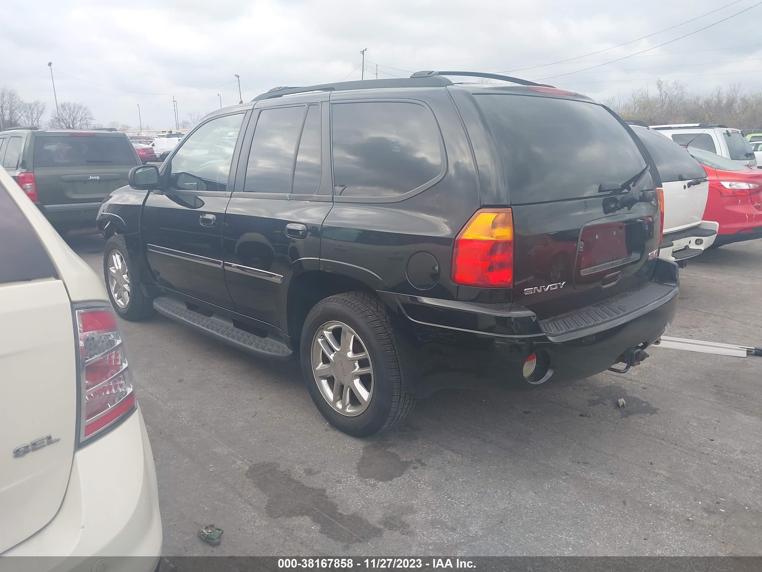 Photo 2 VIN: 1GKDT43S692132554 - GMC ENVOY 