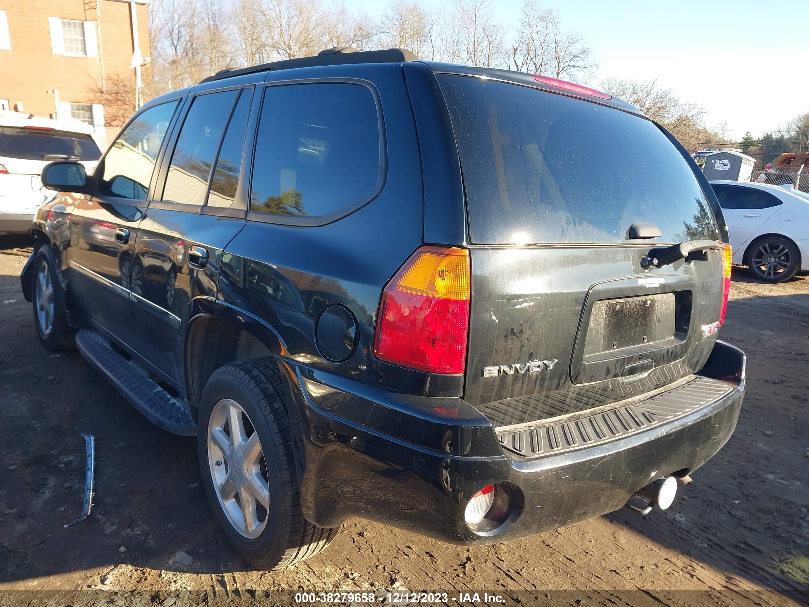 Photo 2 VIN: 1GKDT43S792108585 - GMC ENVOY 