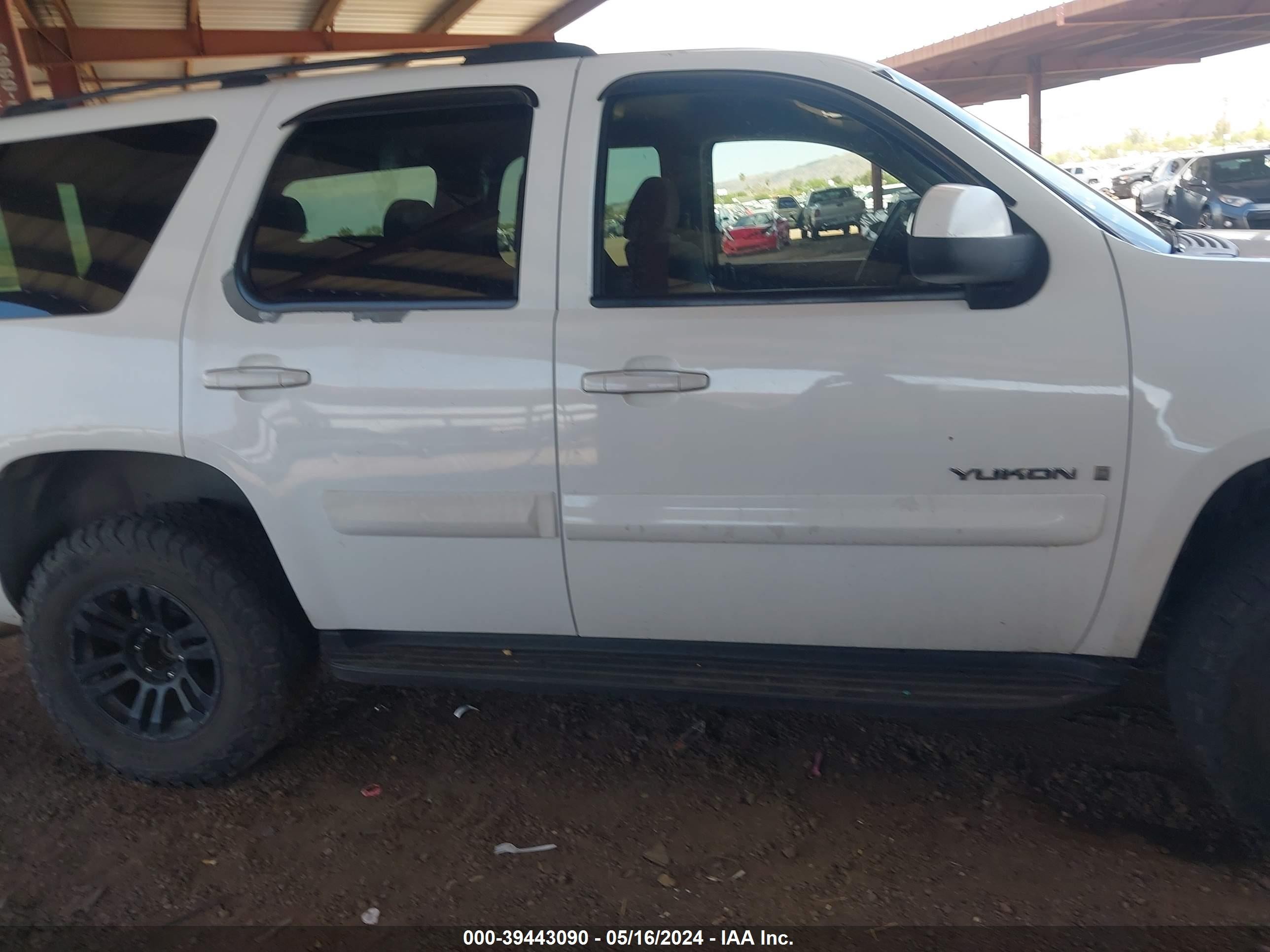 Photo 12 VIN: 1GKEC13J87J133041 - GMC YUKON 