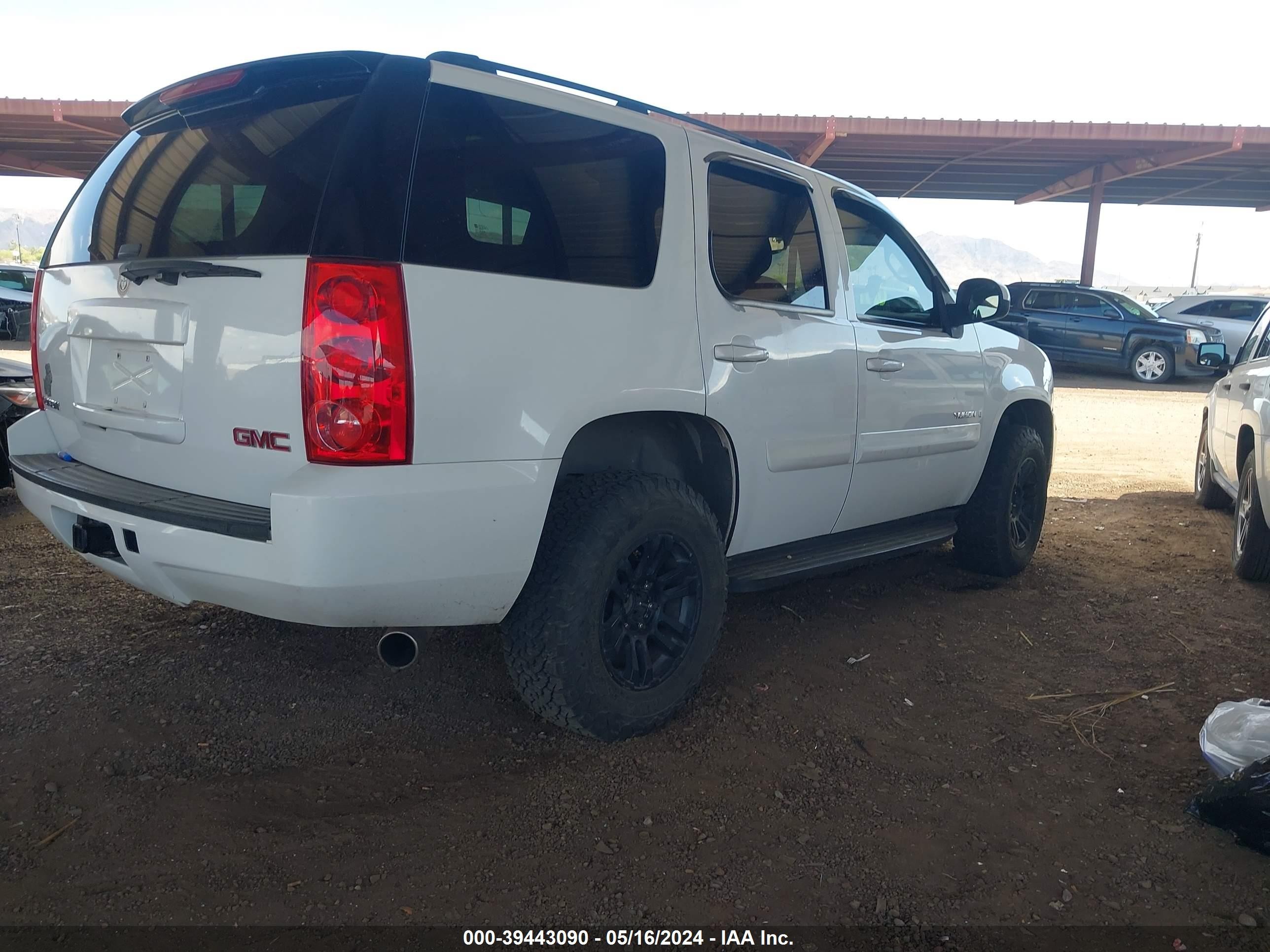 Photo 3 VIN: 1GKEC13J87J133041 - GMC YUKON 