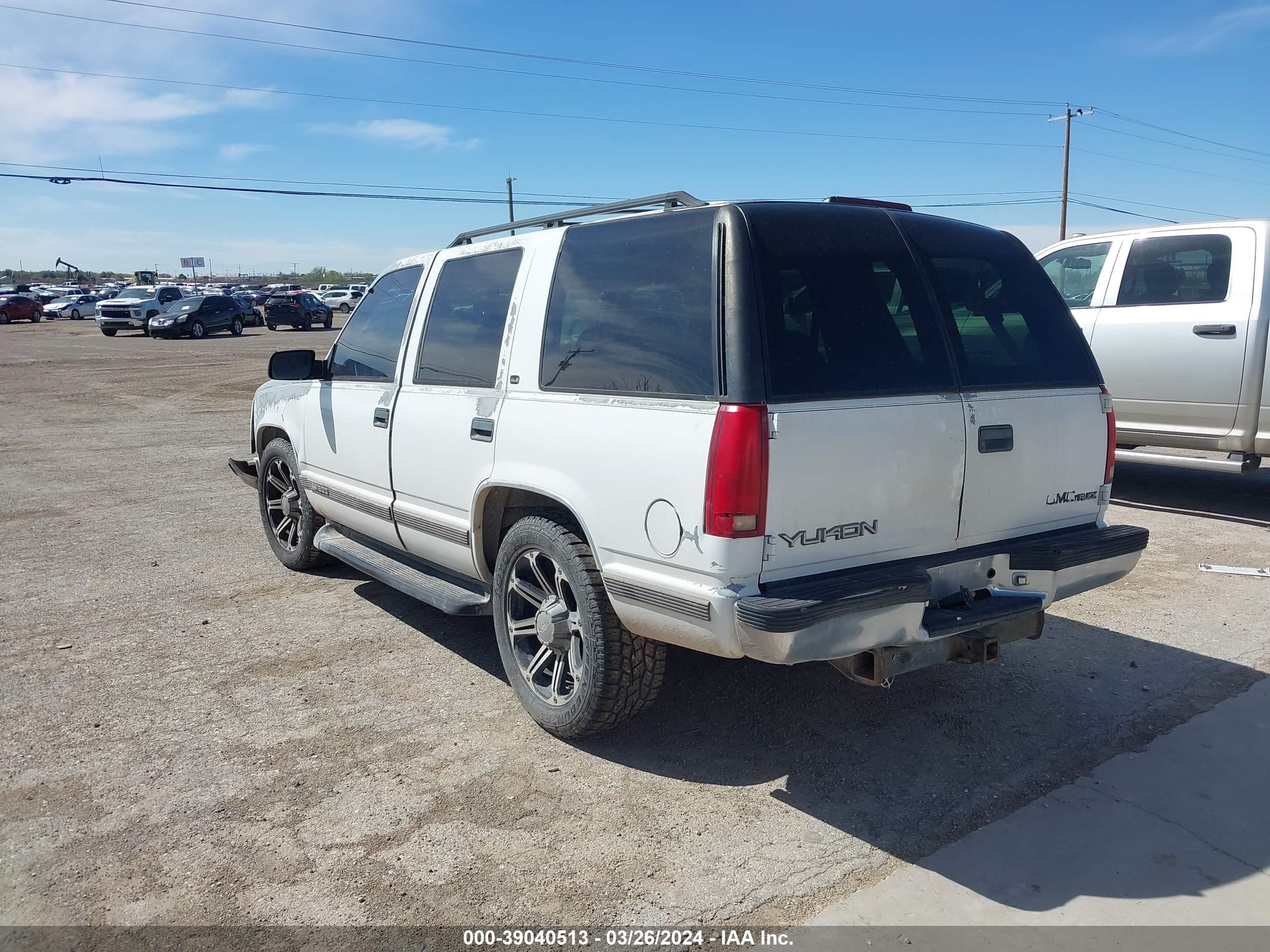 Photo 2 VIN: 1GKEC13R0VJ743048 - GMC YUKON 