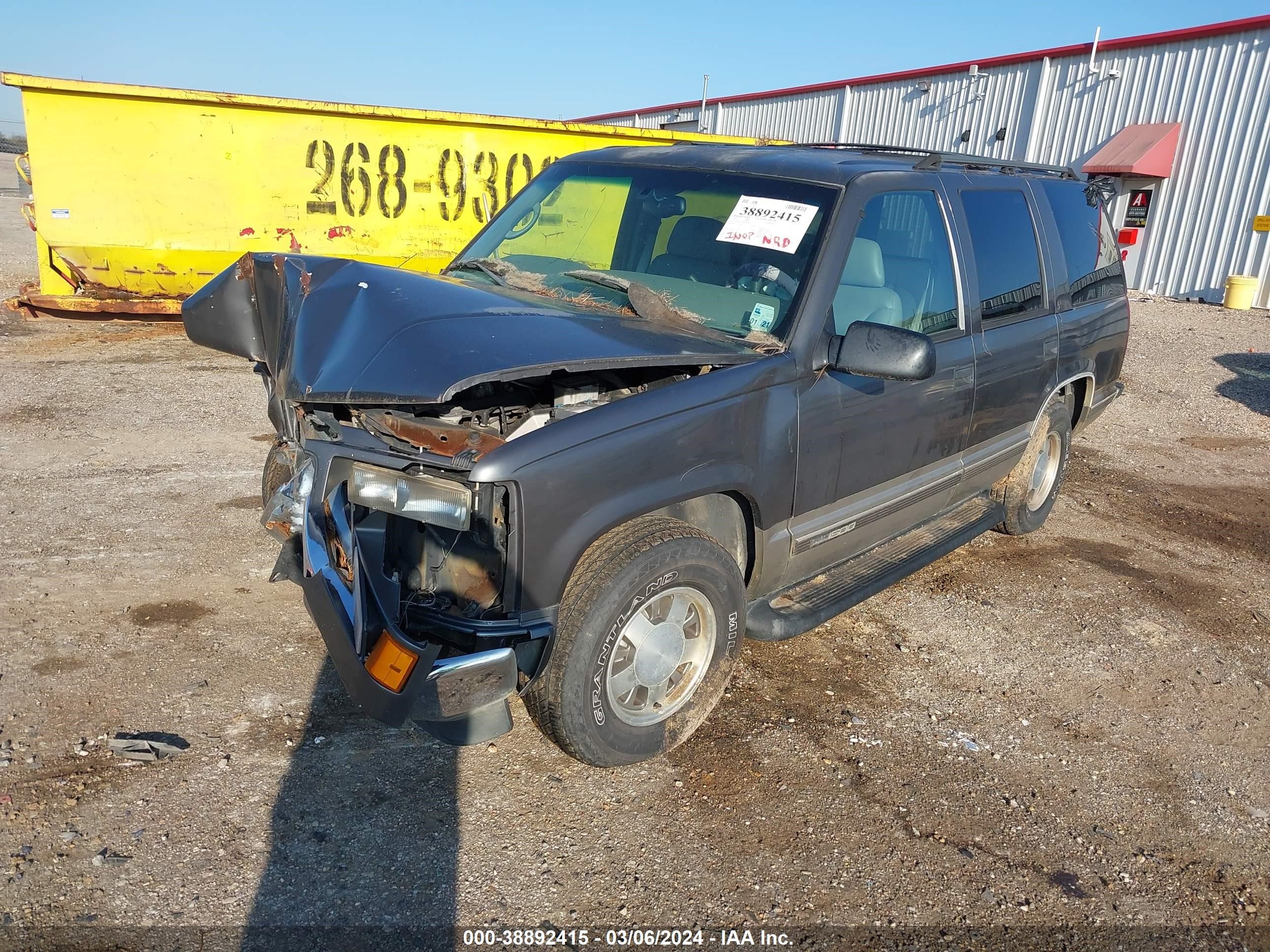 Photo 1 VIN: 1GKEC13R0XJ801694 - GMC YUKON 