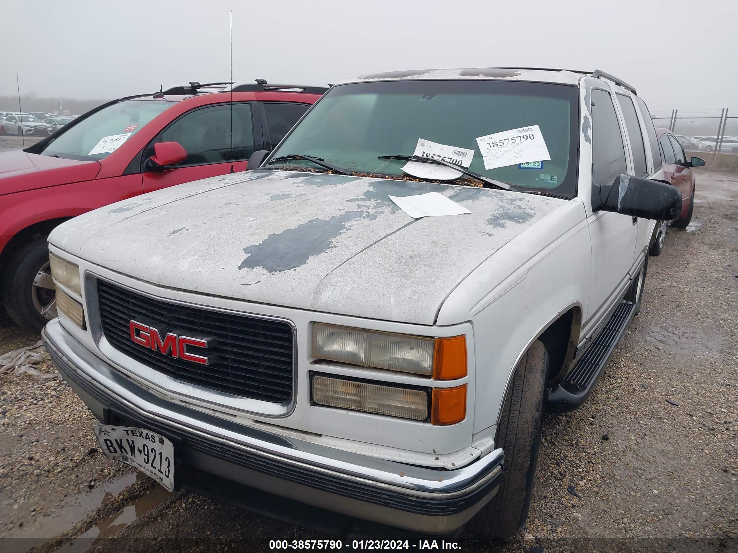 Photo 1 VIN: 1GKEC13R5XJ756266 - GMC YUKON 