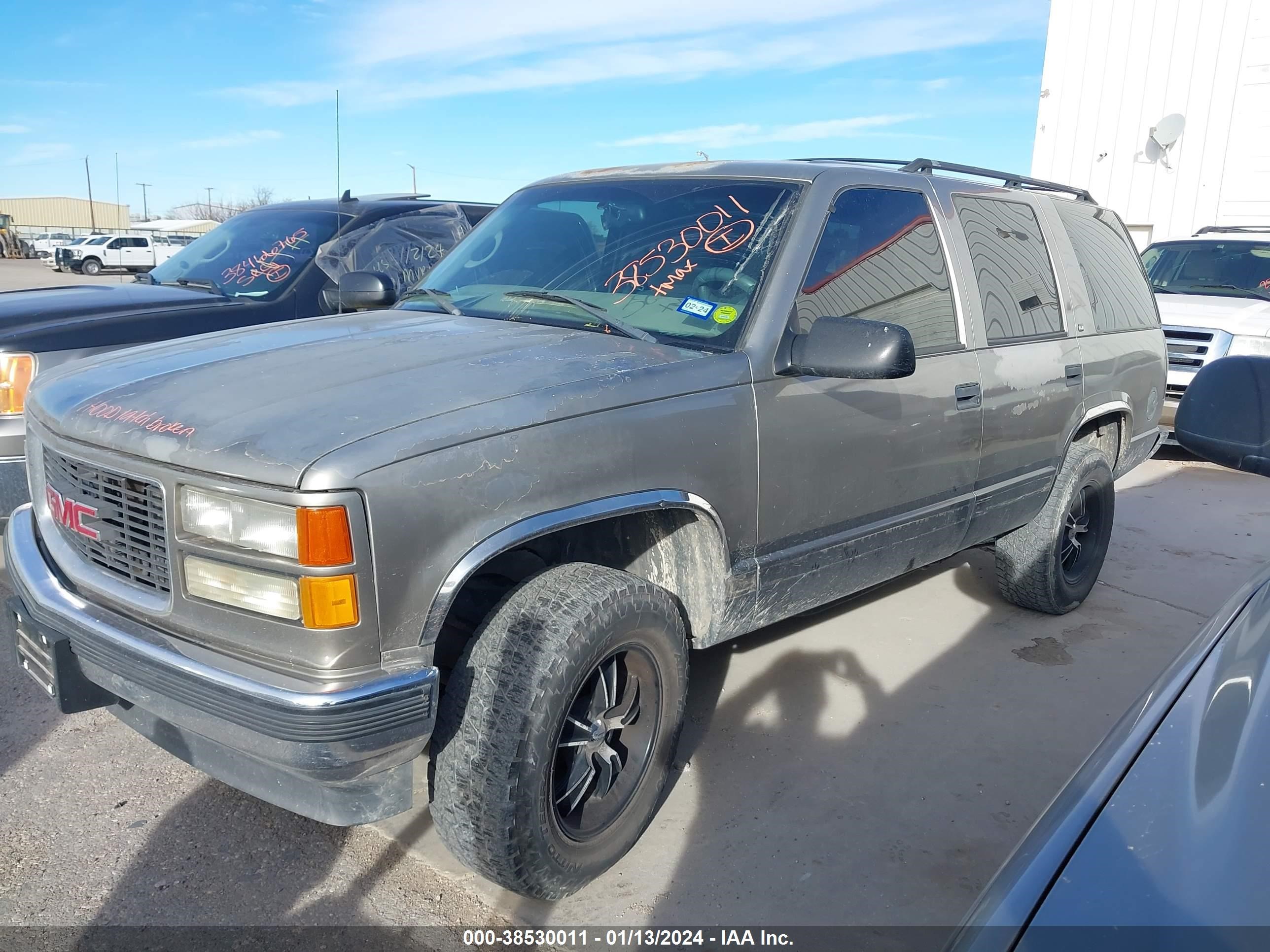 Photo 1 VIN: 1GKEC13R6XJ755627 - GMC YUKON 