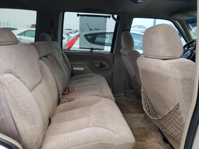 Photo 10 VIN: 1GKEC13R8XJ795613 - GMC YUKON 